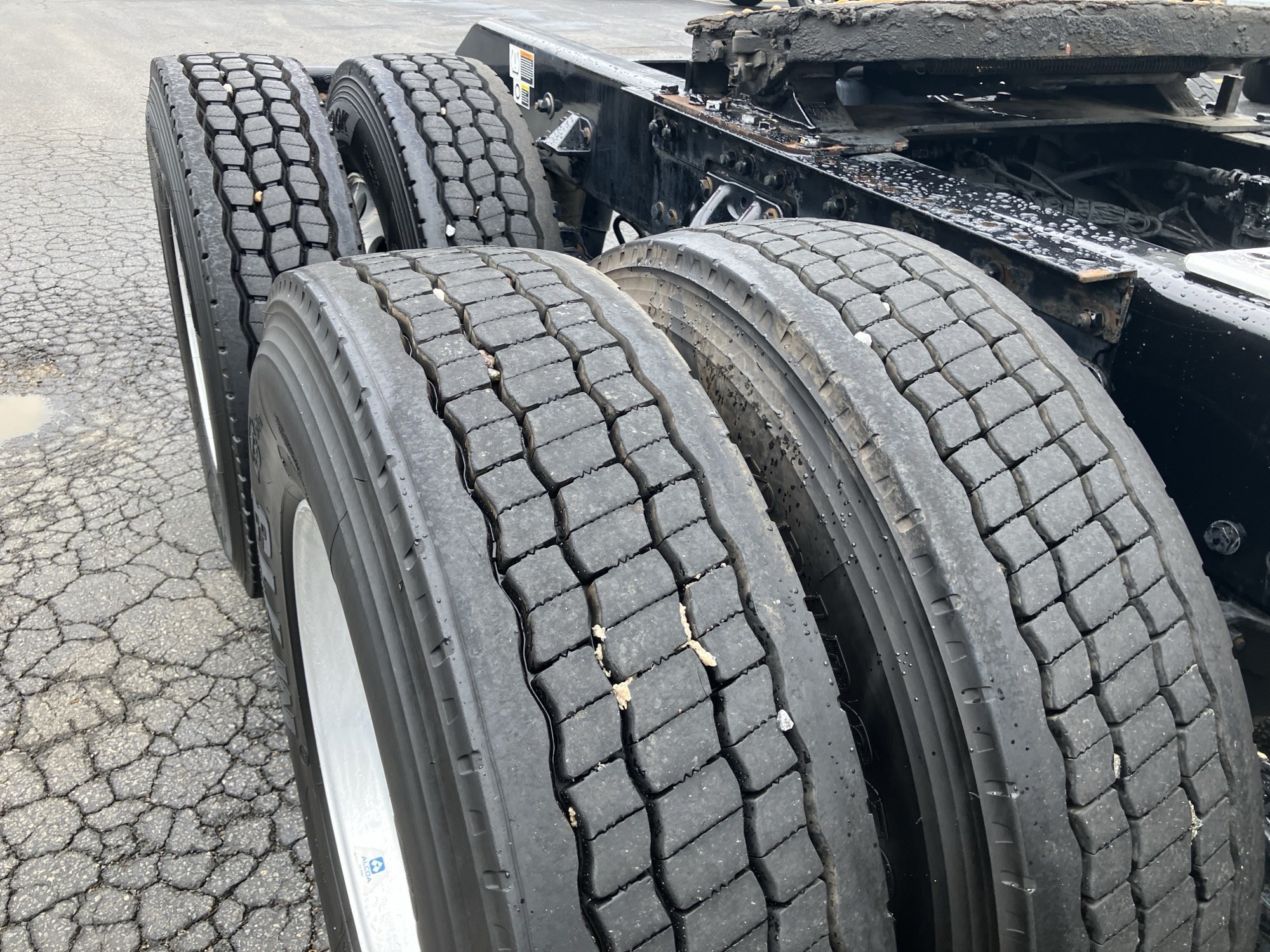 2021 Kenworth T680 MJ446988U-12 2021 Kenworth T680 MJ446988U-12