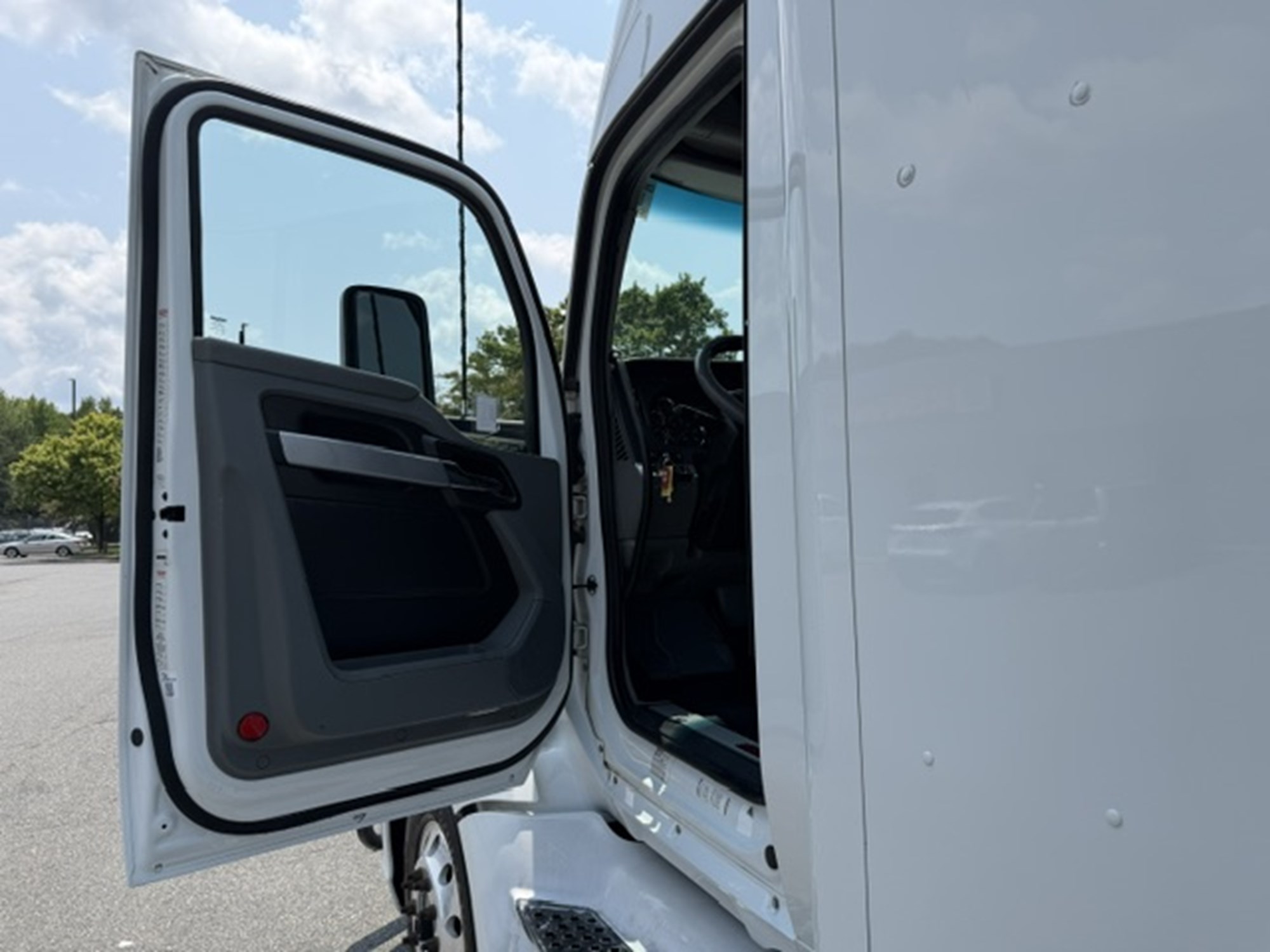 2021 Kenworth T680 MJ446988U-15 2021 Kenworth T680 MJ446988U-15