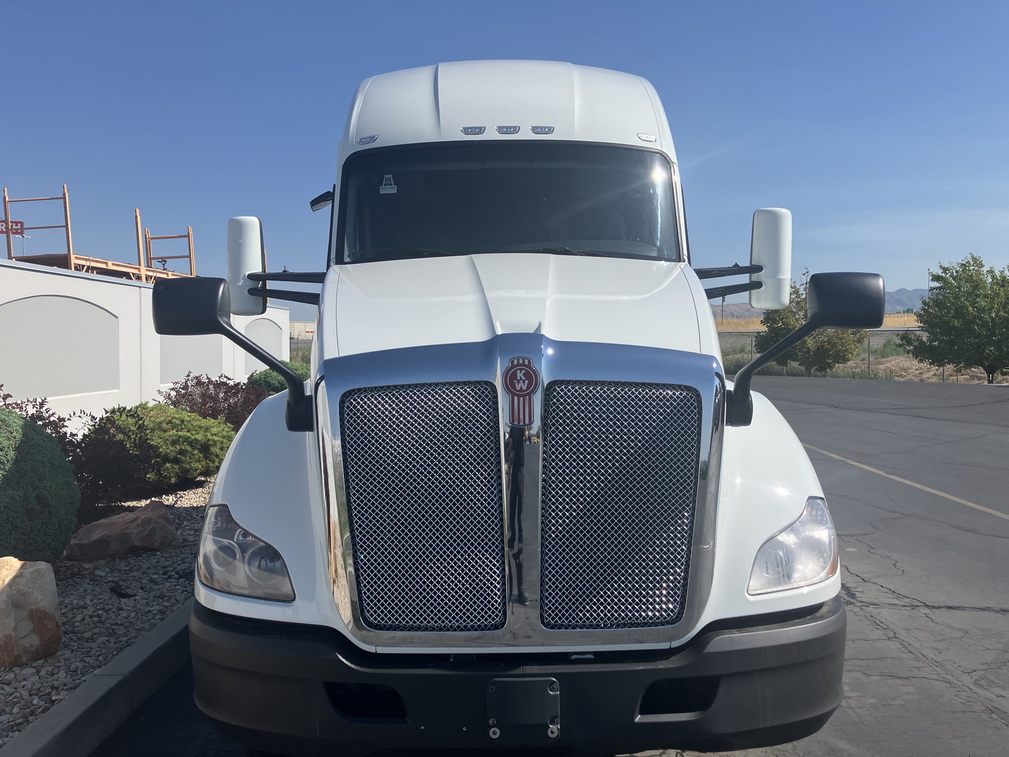 2021 Kenworth T680 2021 Kenworth T680 - image 3 of 6