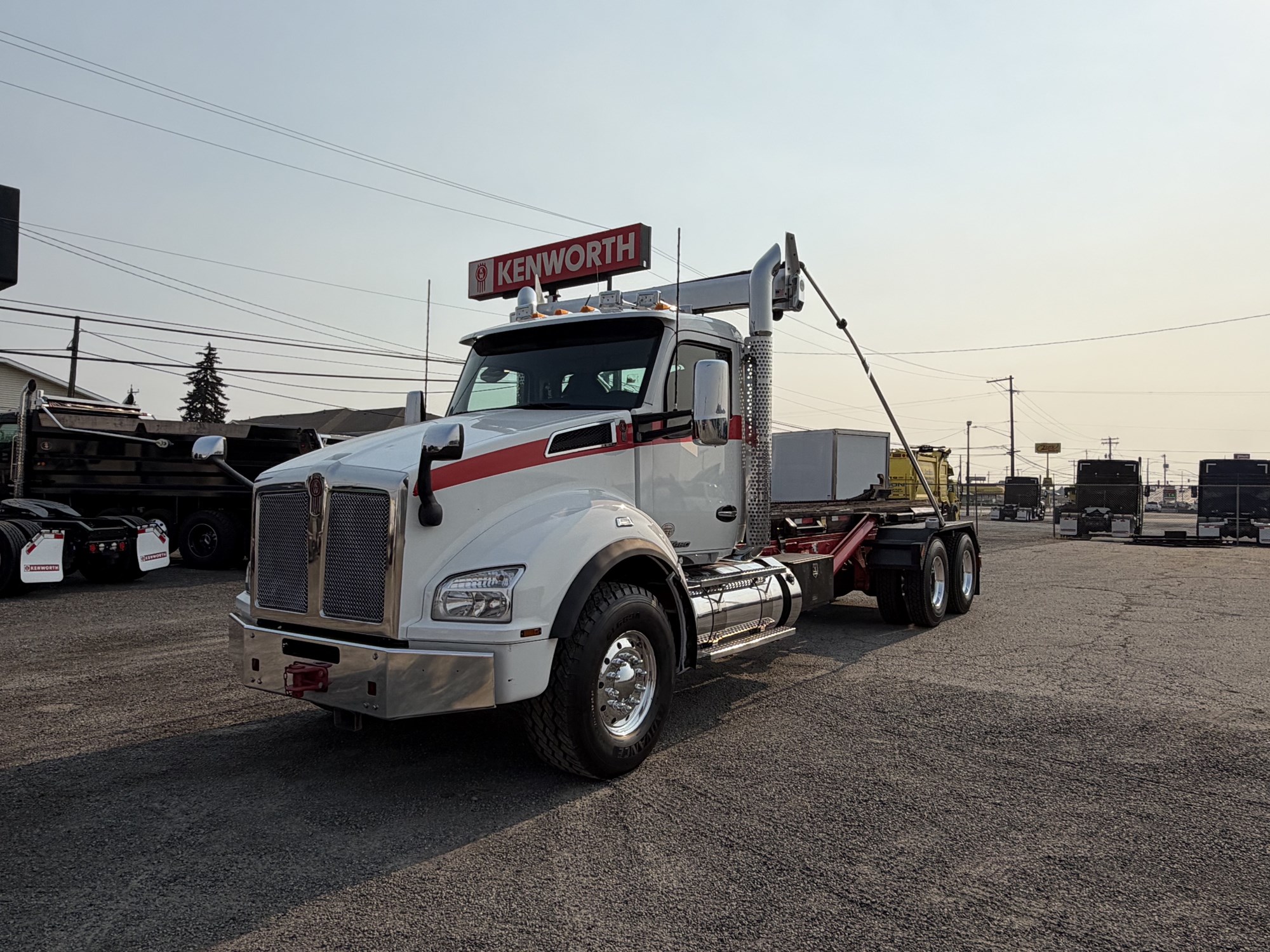 2021 Kenworth T880 - image 1 of 6