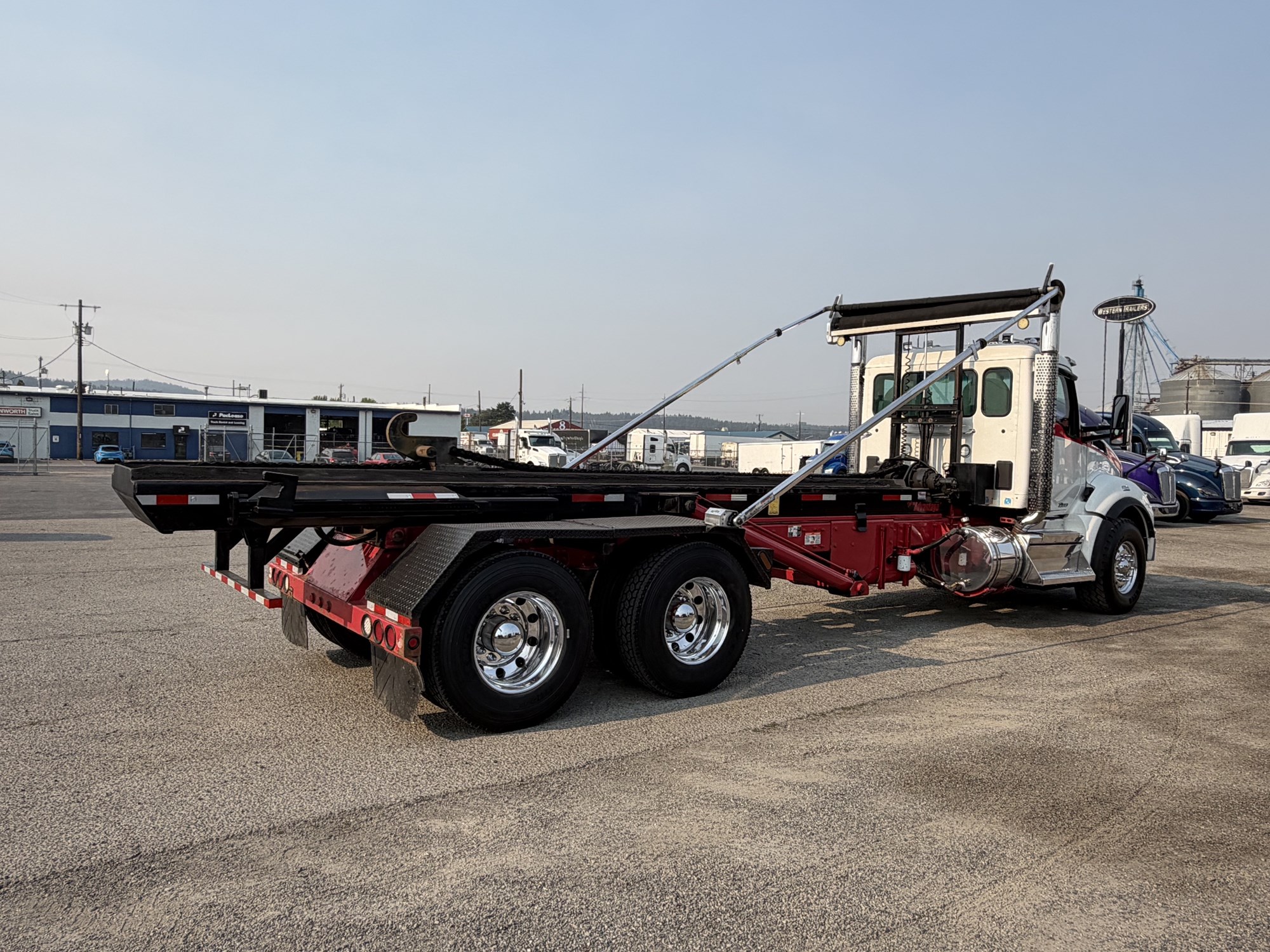 2021 Kenworth T880 - image 4 of 6
