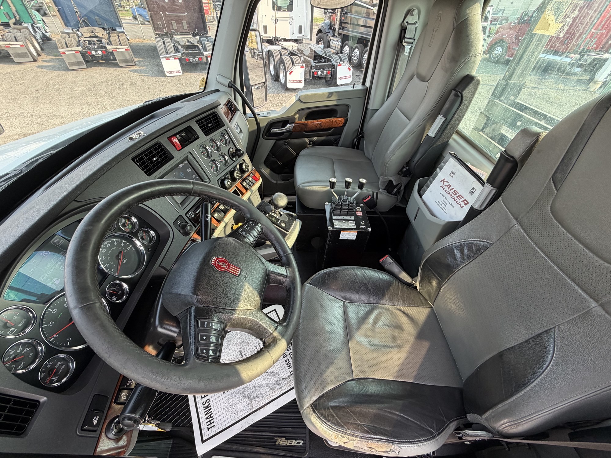 2021 Kenworth T880 MJ466370P-09 2021 Kenworth T880 MJ466370P-09