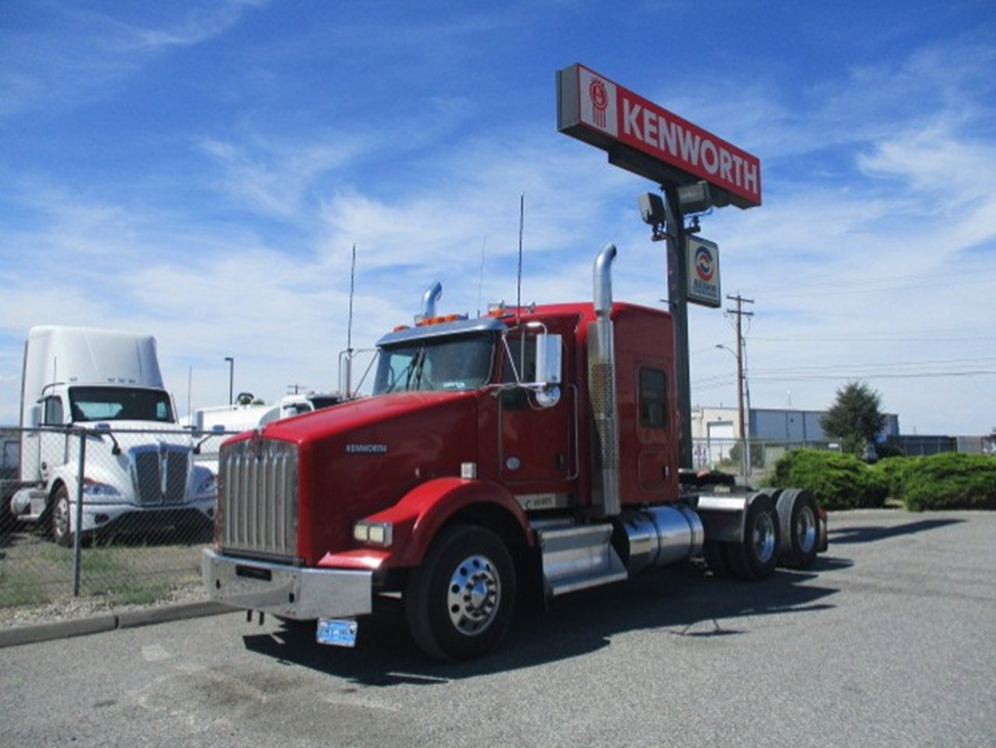 2022 Kenworth T800 2022 Kenworth T800 - image 1 of 6