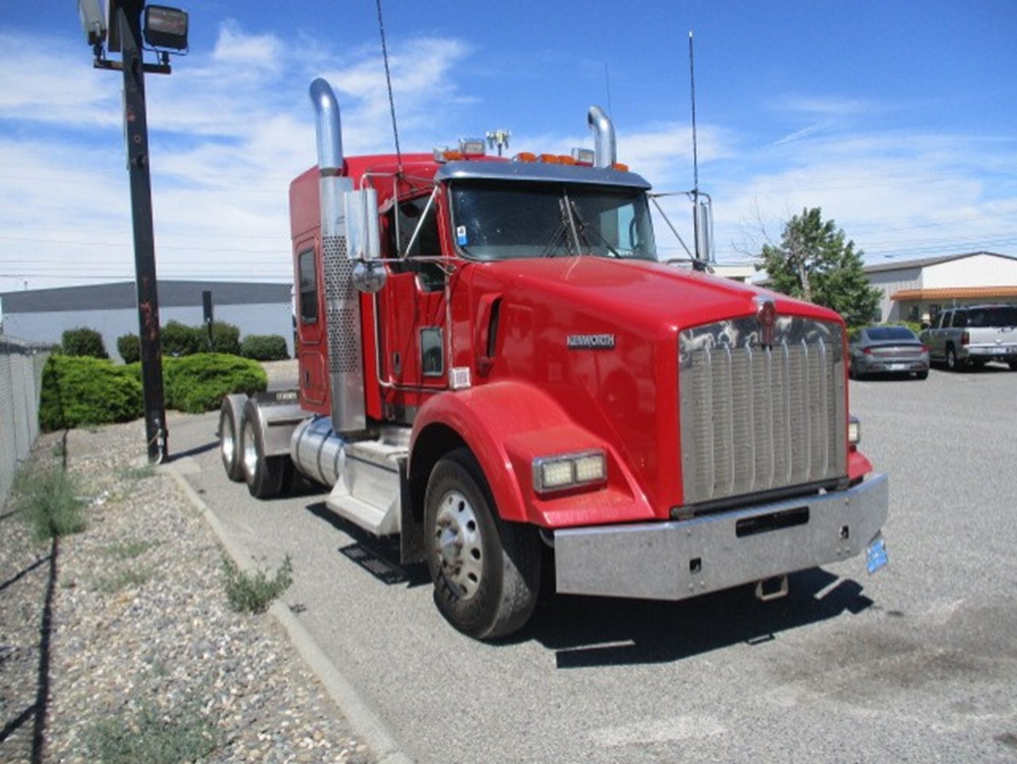 2022 Kenworth T800 2022 Kenworth T800 - image 3 of 6