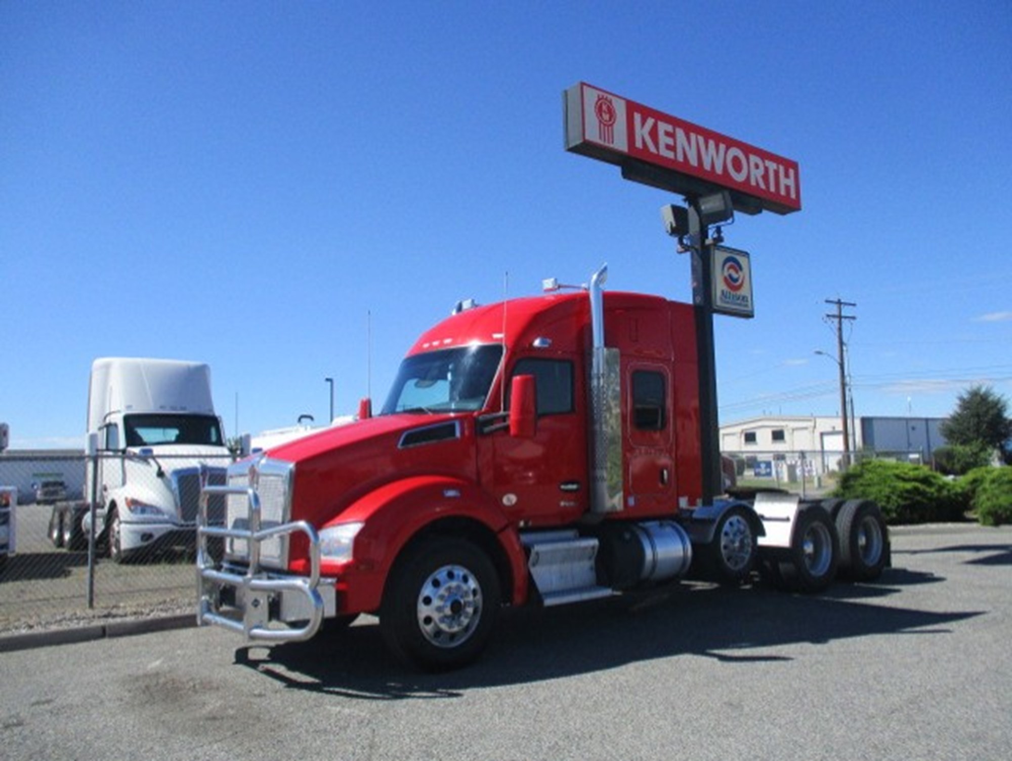 2022 Kenworth T880 2022 Kenworth T880 - image 1 of 6