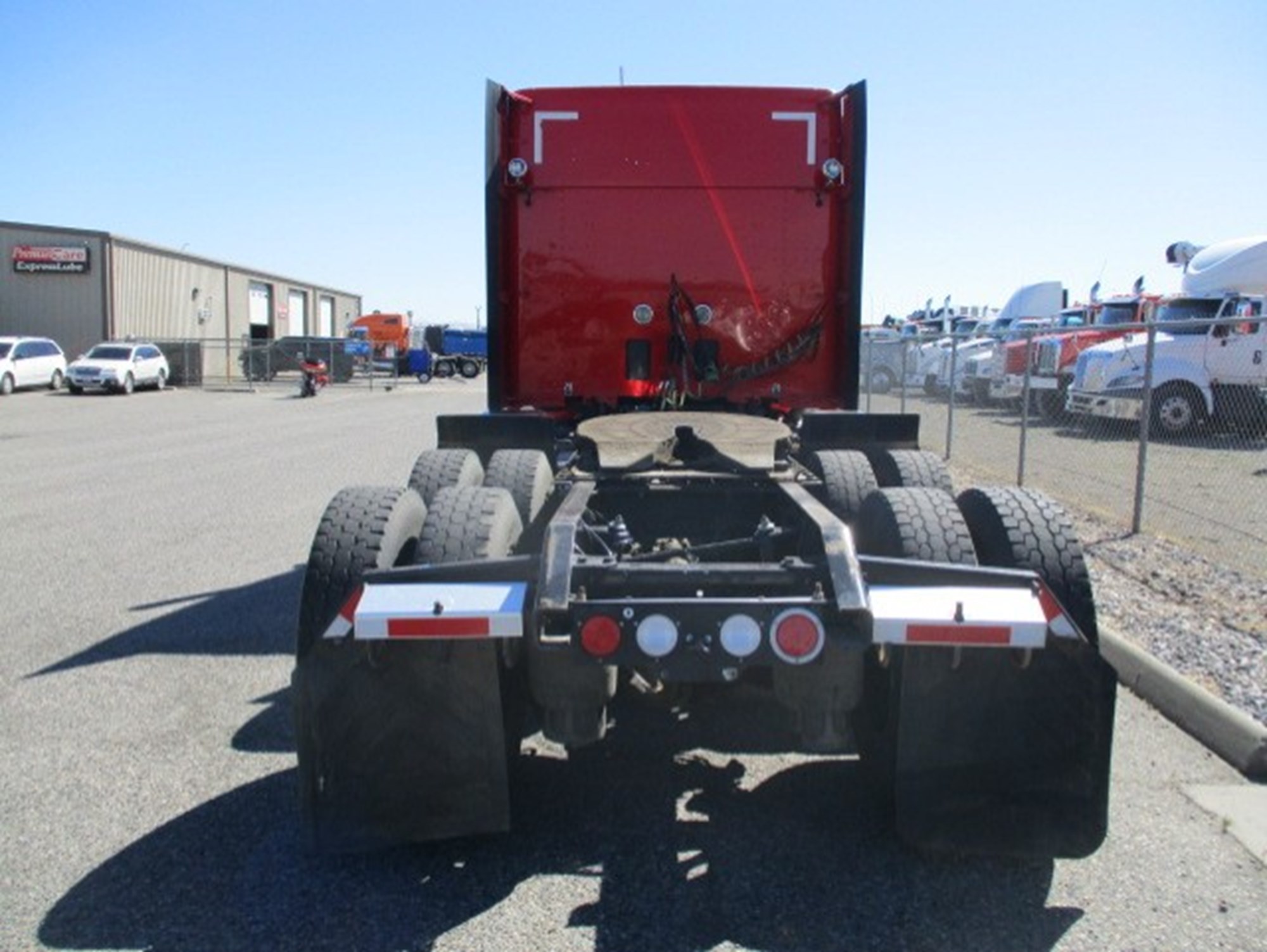 2022 Kenworth T880 2022 Kenworth T880 - image 3 of 6