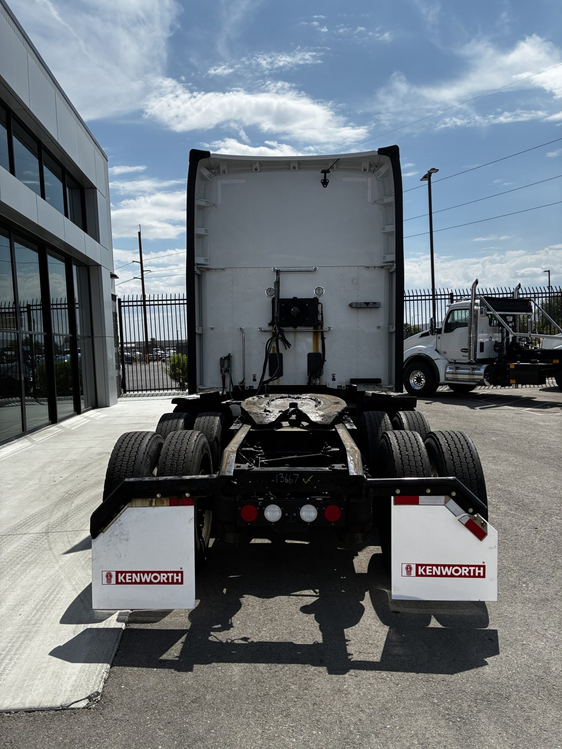 2022 Kenworth T680 2022 Kenworth T680 - image 5 of 6