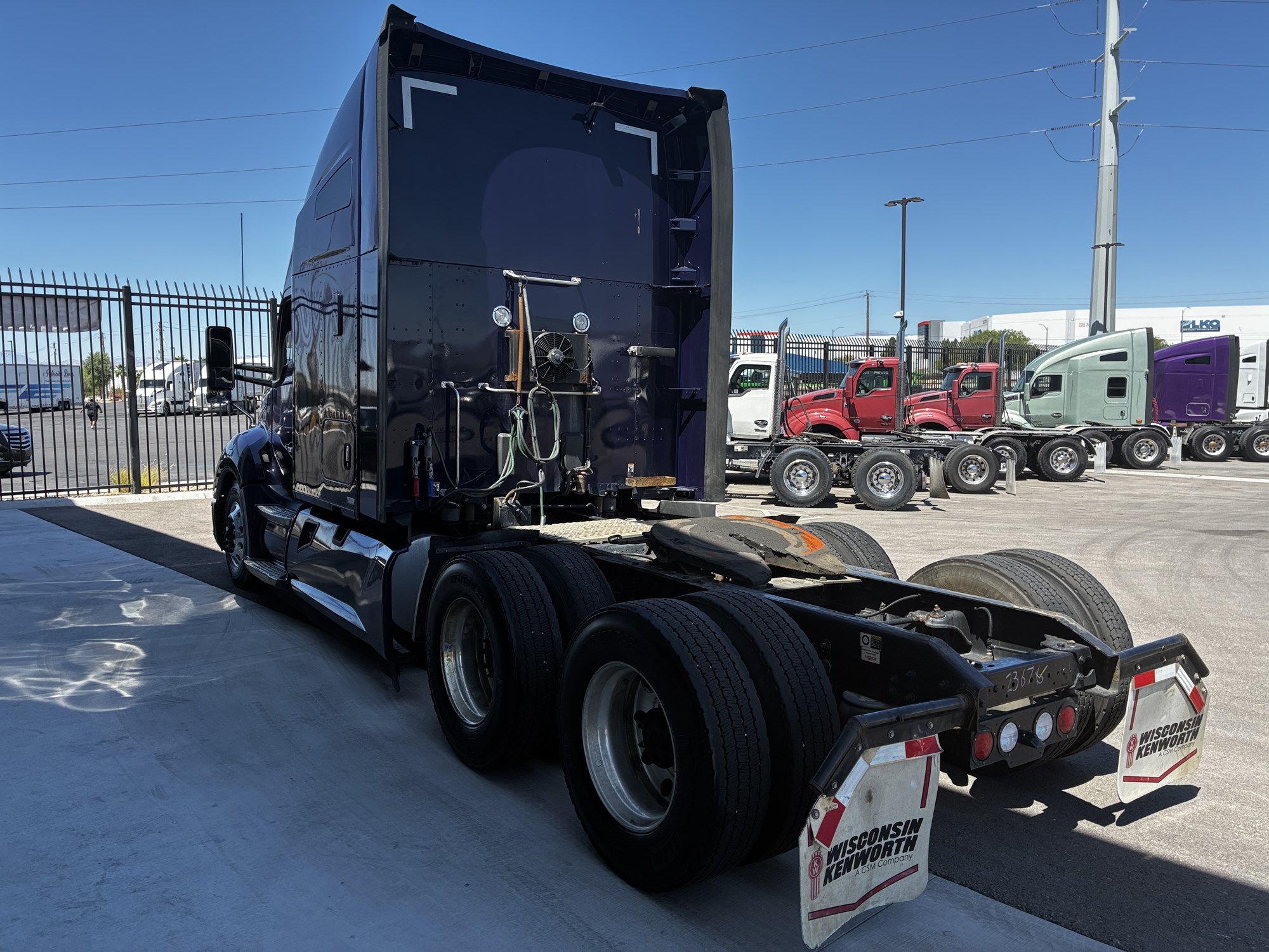 2022 Kenworth T680 2022 Kenworth T680 - image 5 of 6