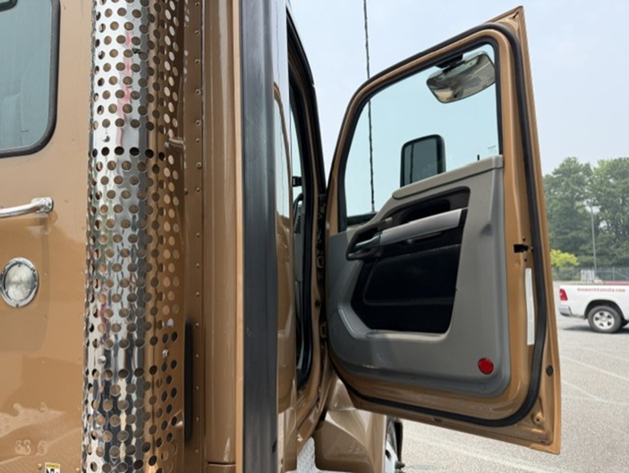 2022 Kenworth T680 NJ488944U-08 2022 Kenworth T680 NJ488944U-08