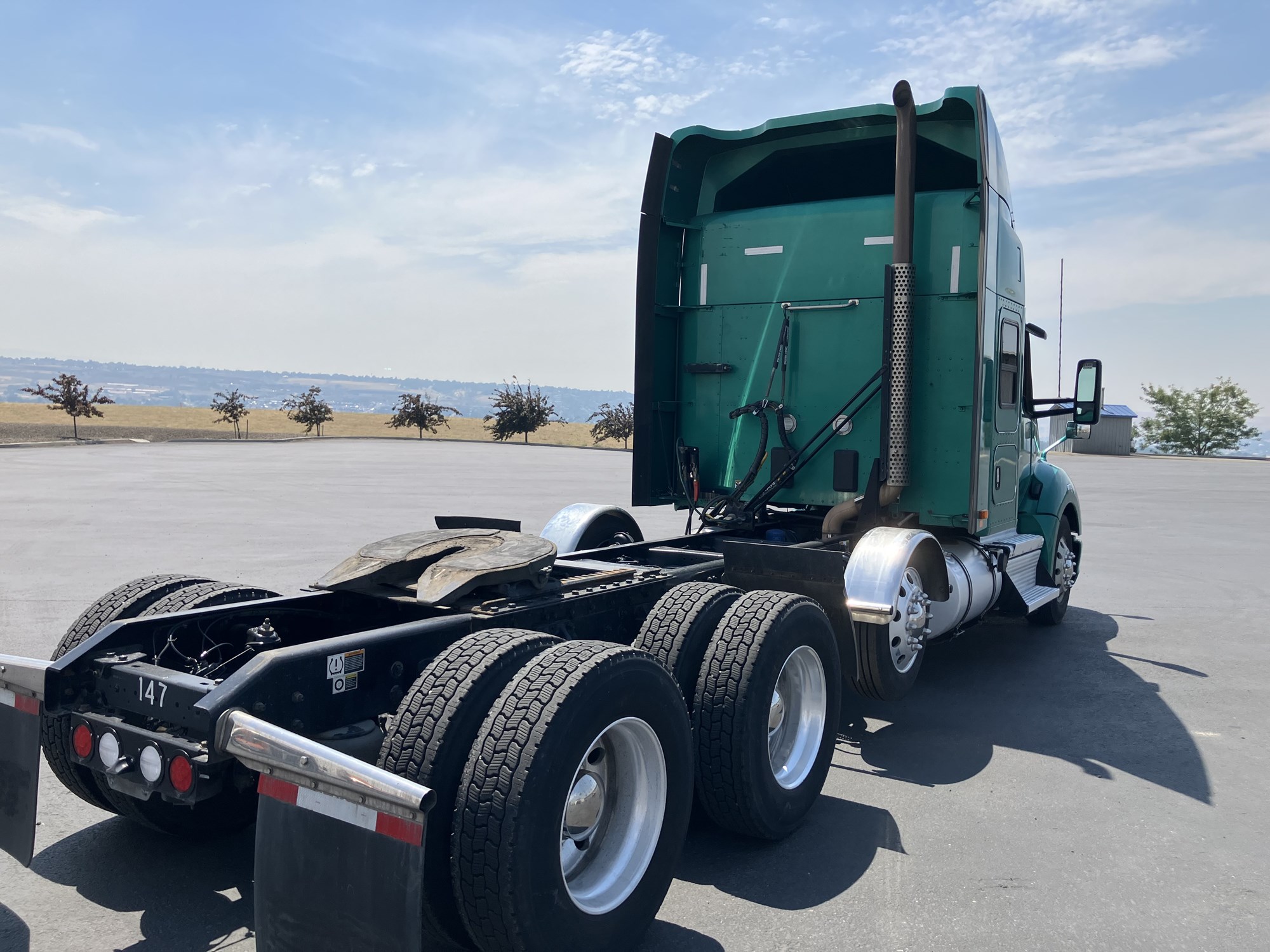 2022 Kenworth T680 2022 Kenworth T680 - image 3 of 6
