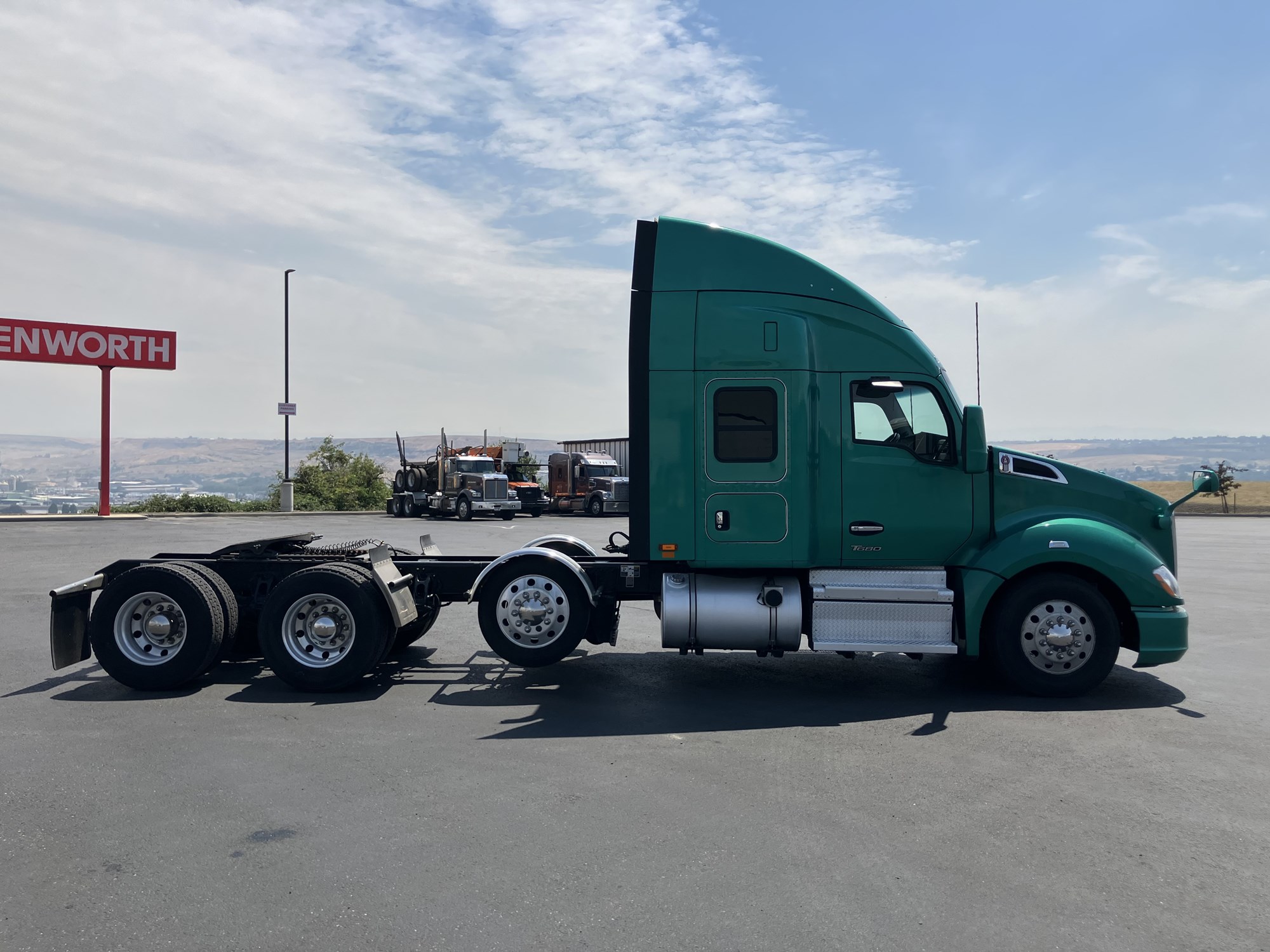 2022 Kenworth T680 2022 Kenworth T680 - image 5 of 6