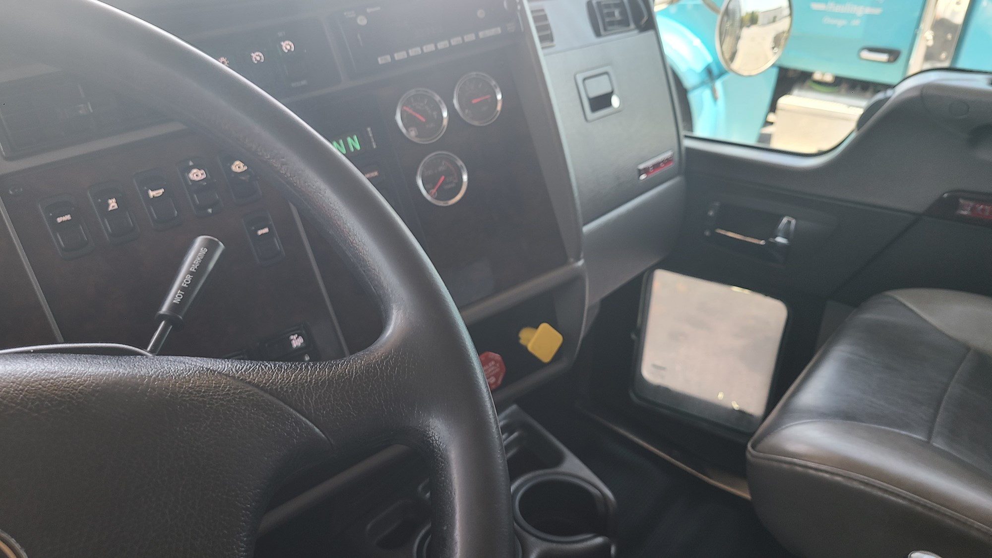 2022 Kenworth T370 2022 Kenworth T370 - image 4 of 6