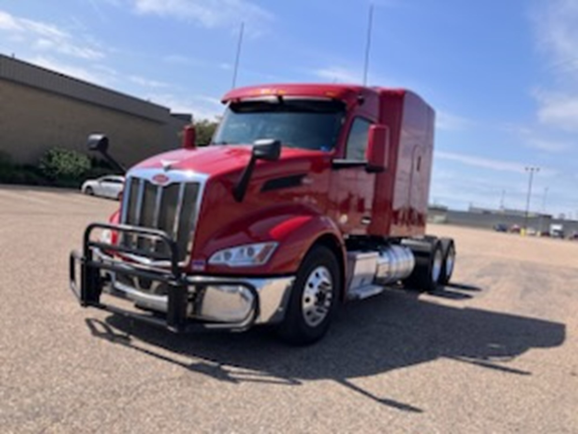 2023 Peterbilt 579 2023 Peterbilt 579 - image 1 of 6