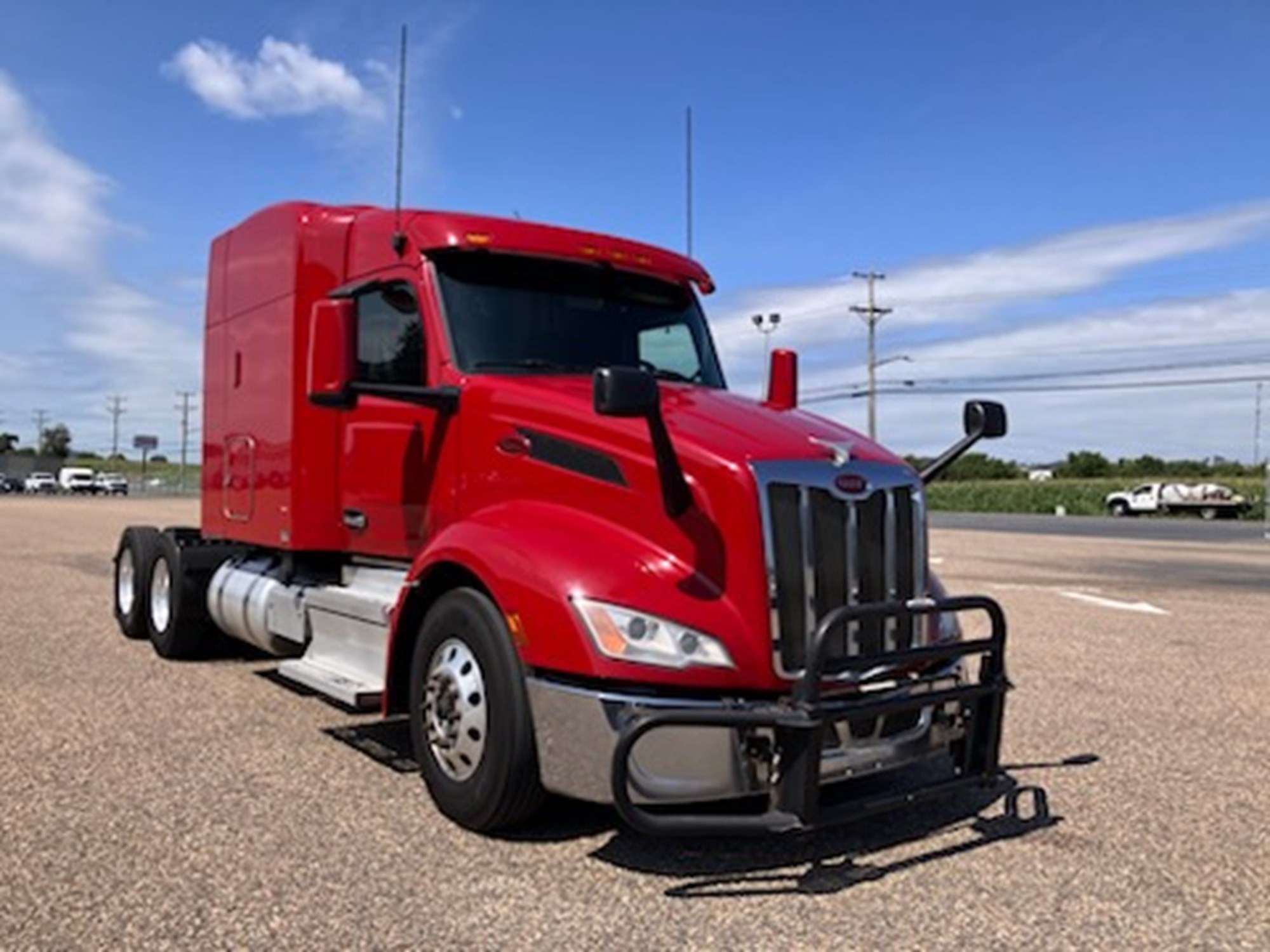 2023 Peterbilt 579 2023 Peterbilt 579 - image 3 of 6