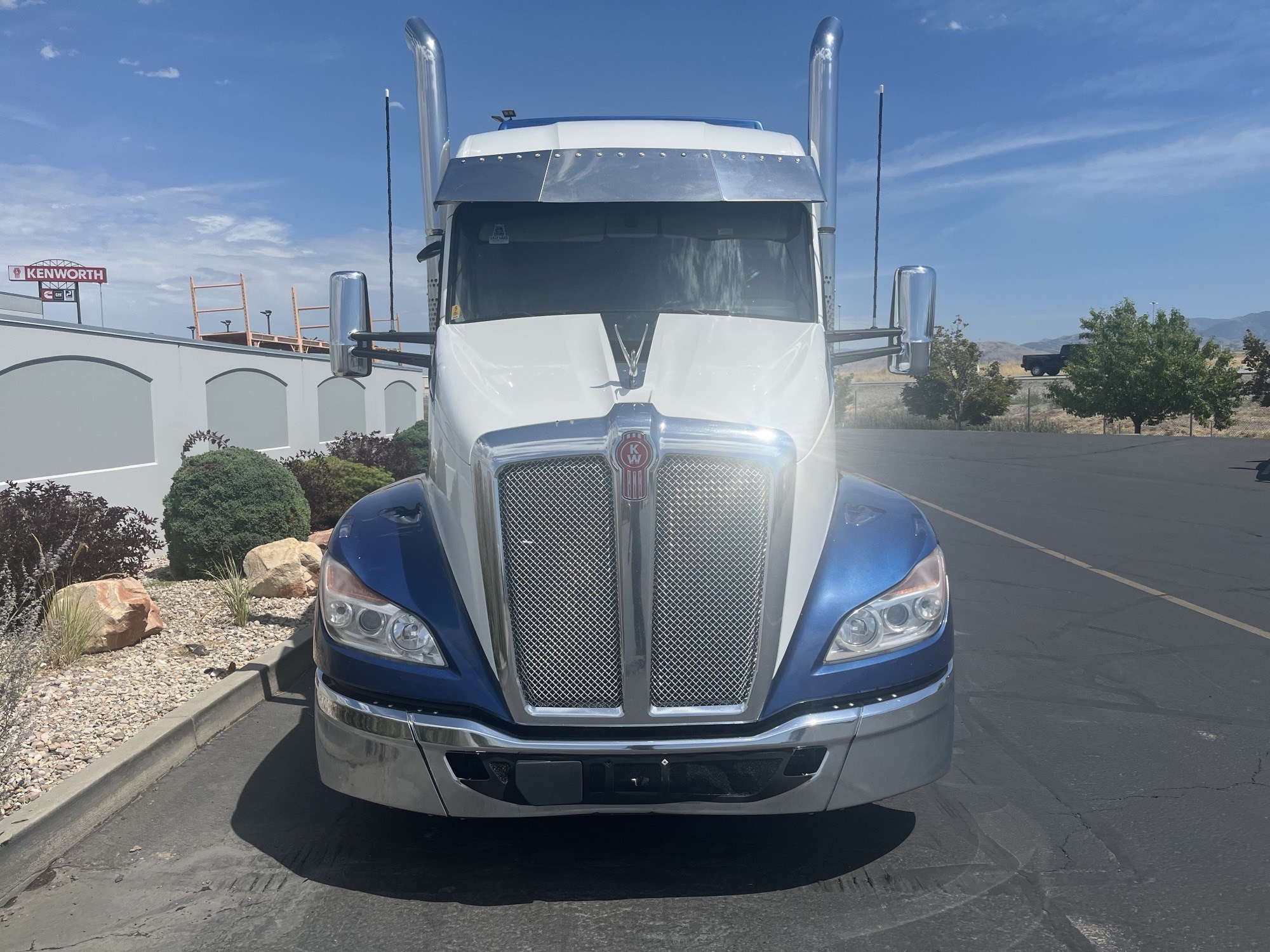 2023 Kenworth T680 Next Gen 2023 Kenworth T680 Next Gen - image 3 of 6
