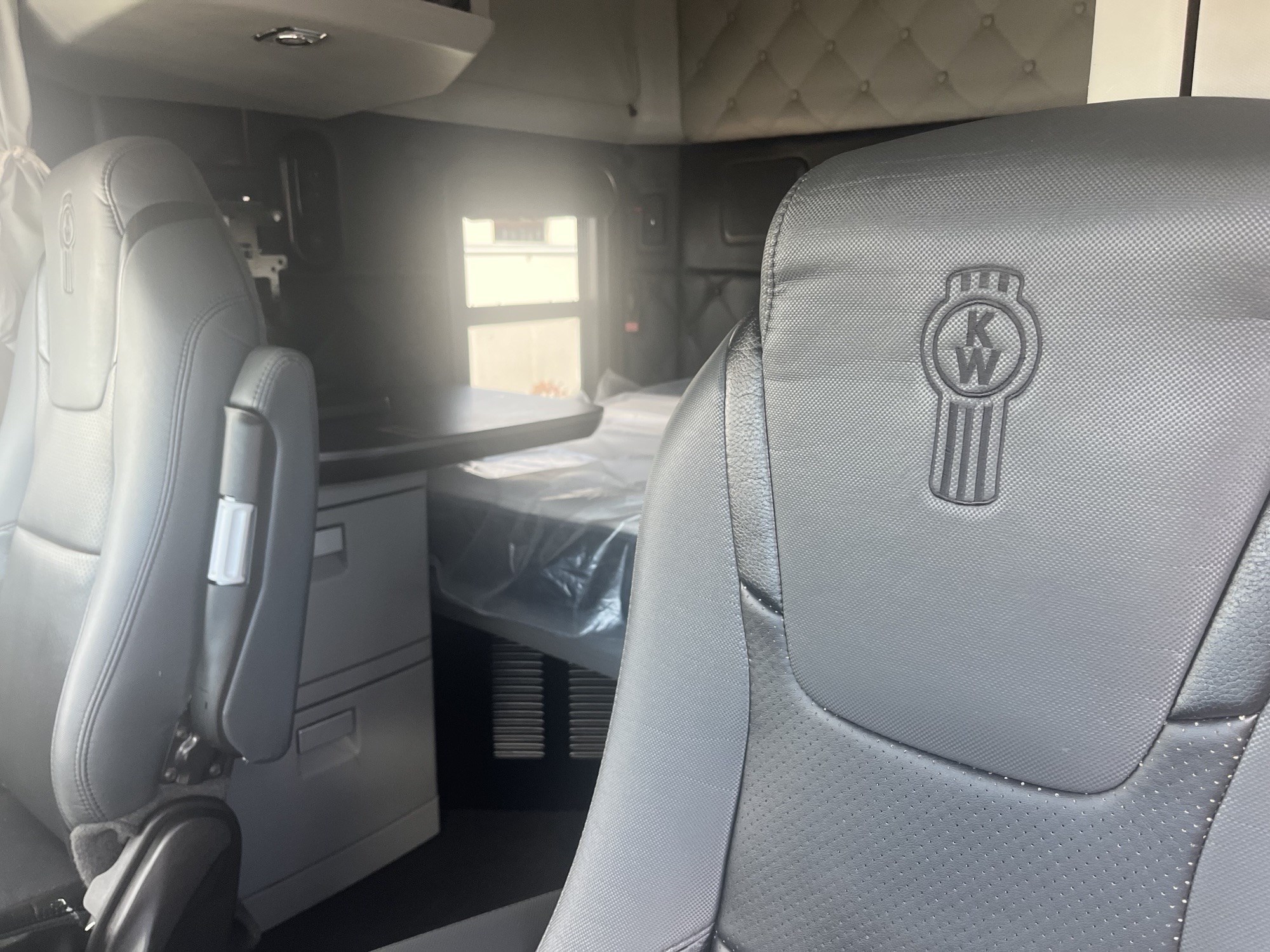 2023 Kenworth T680 Next Gen PJ231834C-09 2023 Kenworth T680 Next Gen PJ231834C-09
