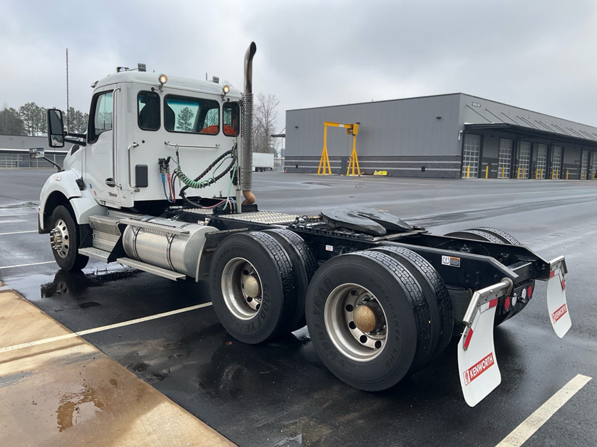 2023 Kenworth T880 2023 Kenworth T880 - image 4 of 4