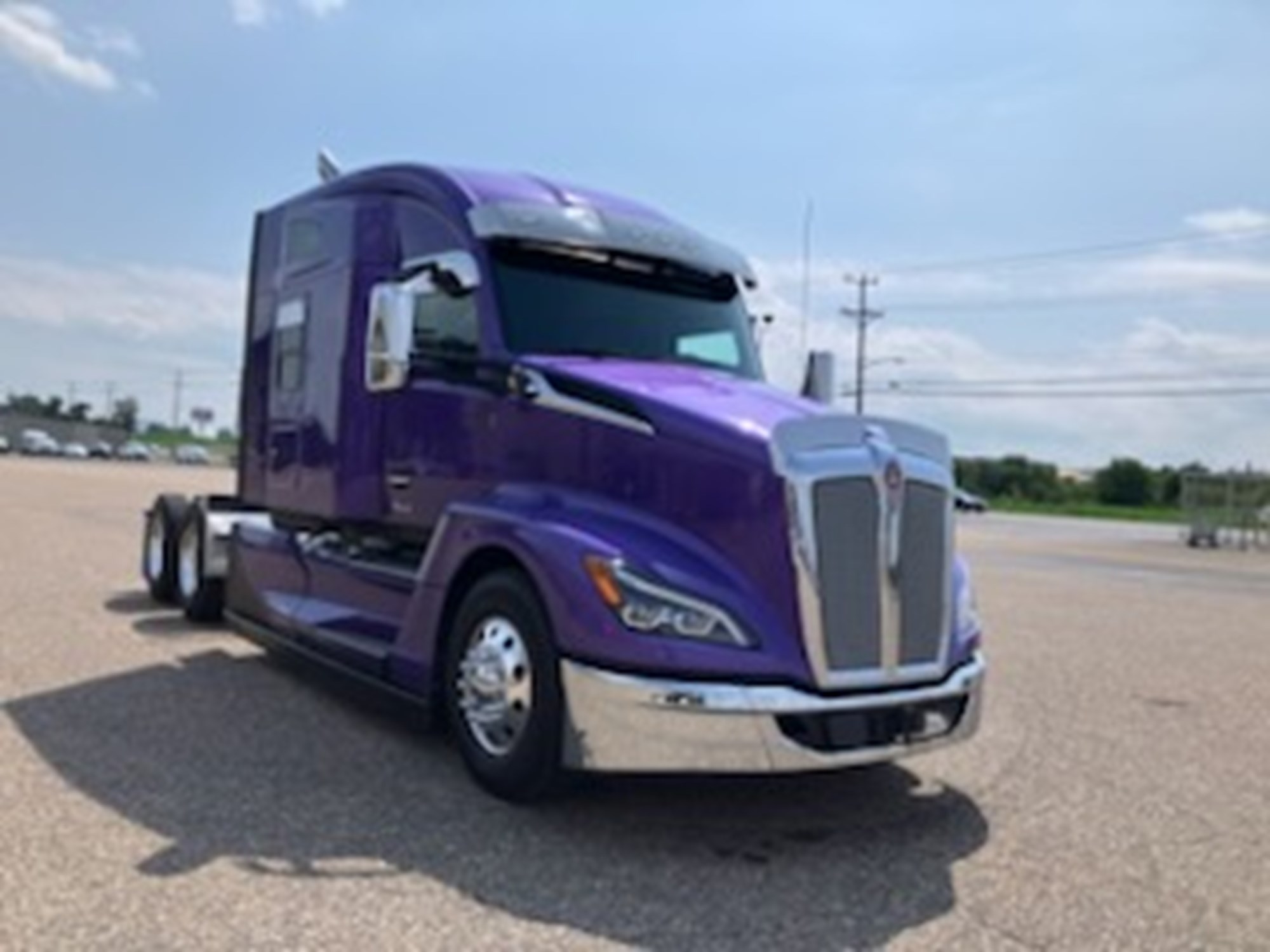 2023 Kenworth T680 Next Gen 2023 Kenworth T680 Next Gen - image 4 of 6