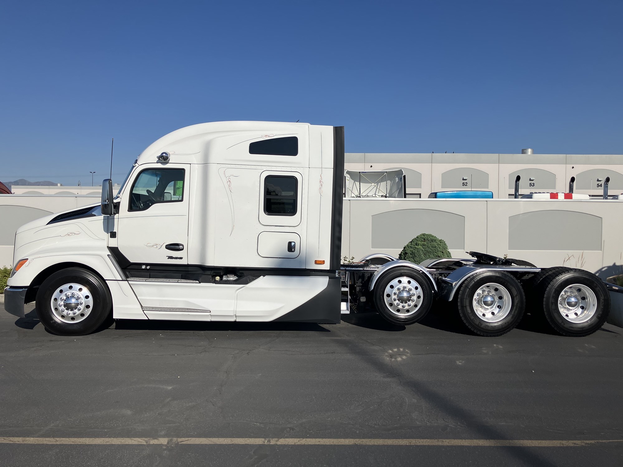 2023 Kenworth T680 Next Gen 2023 Kenworth T680 Next Gen - image 1 of 6
