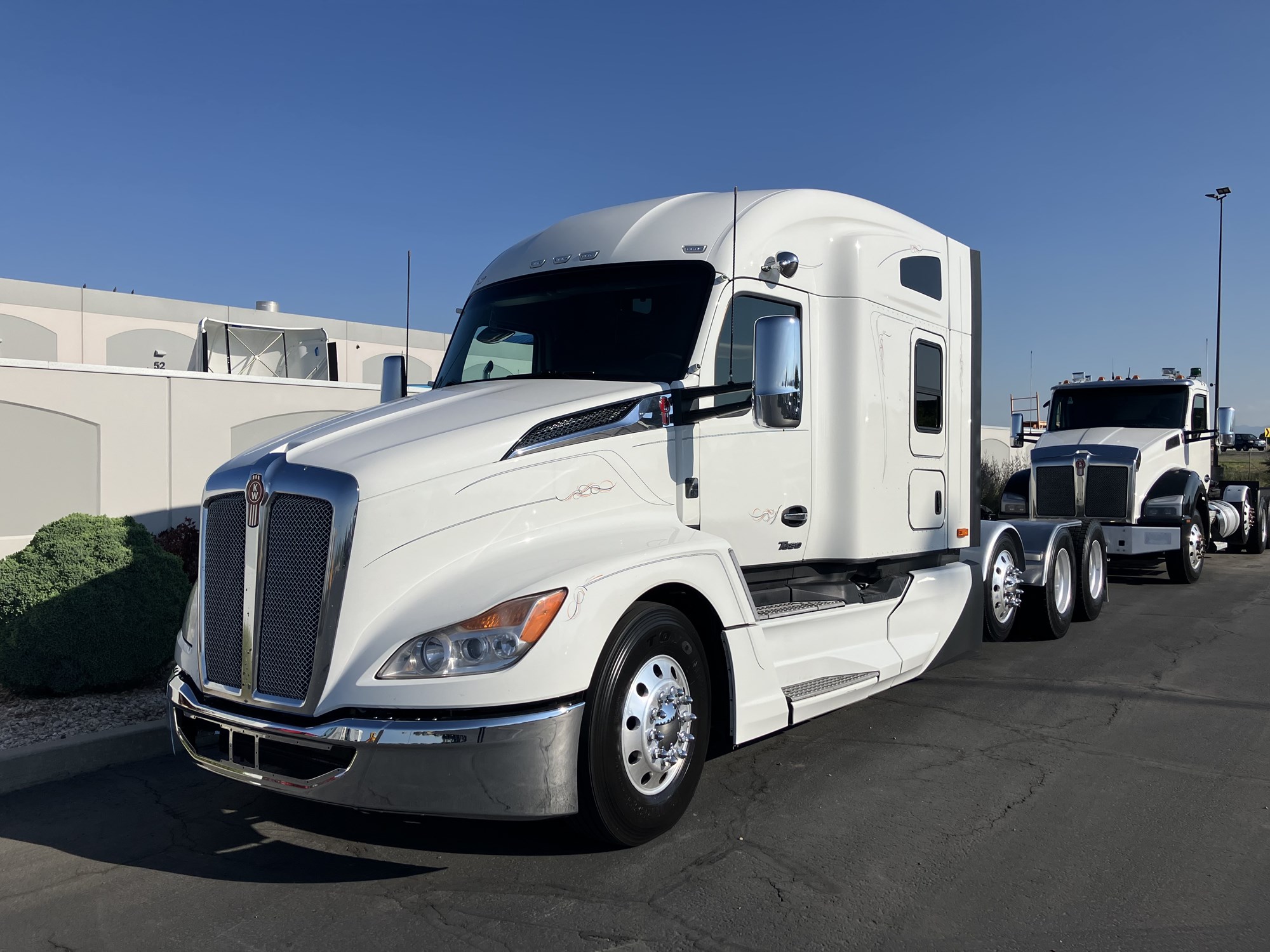 2023 Kenworth T680 Next Gen 2023 Kenworth T680 Next Gen - image 2 of 6