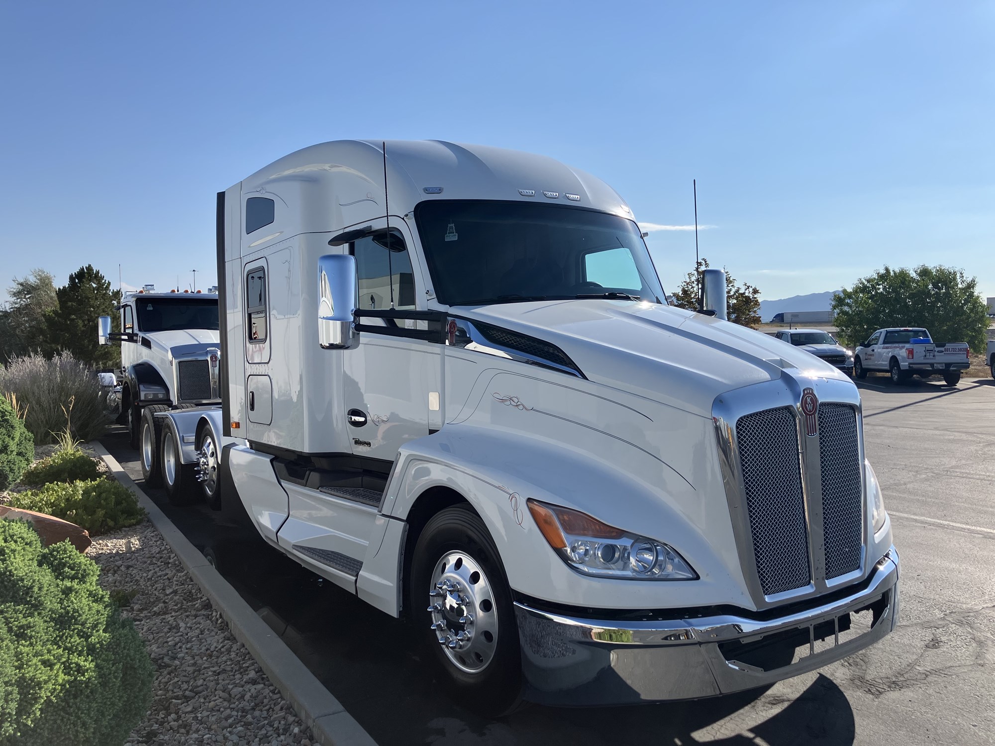 2023 Kenworth T680 Next Gen 2023 Kenworth T680 Next Gen - image 4 of 6