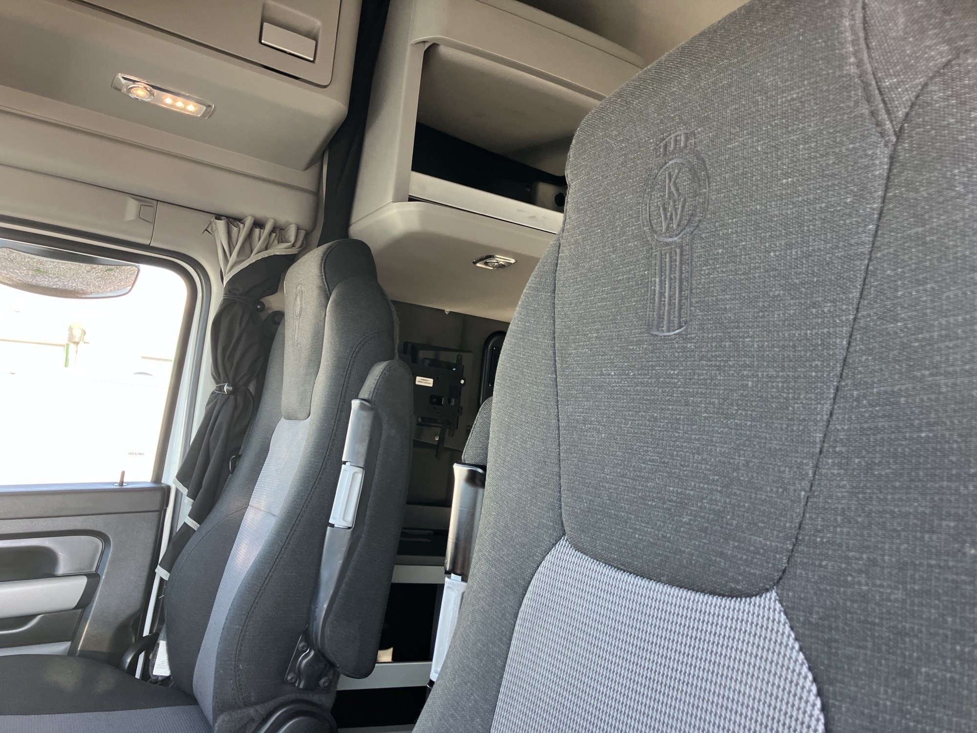 2023 Kenworth T680 Next Gen PJ237859U-10 2023 Kenworth T680 Next Gen PJ237859U-10