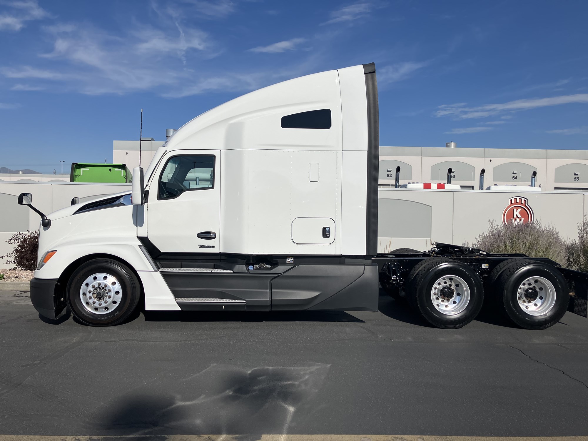 2023 Kenworth T680 Next Gen 2023 Kenworth T680 Next Gen - image 1 of 6