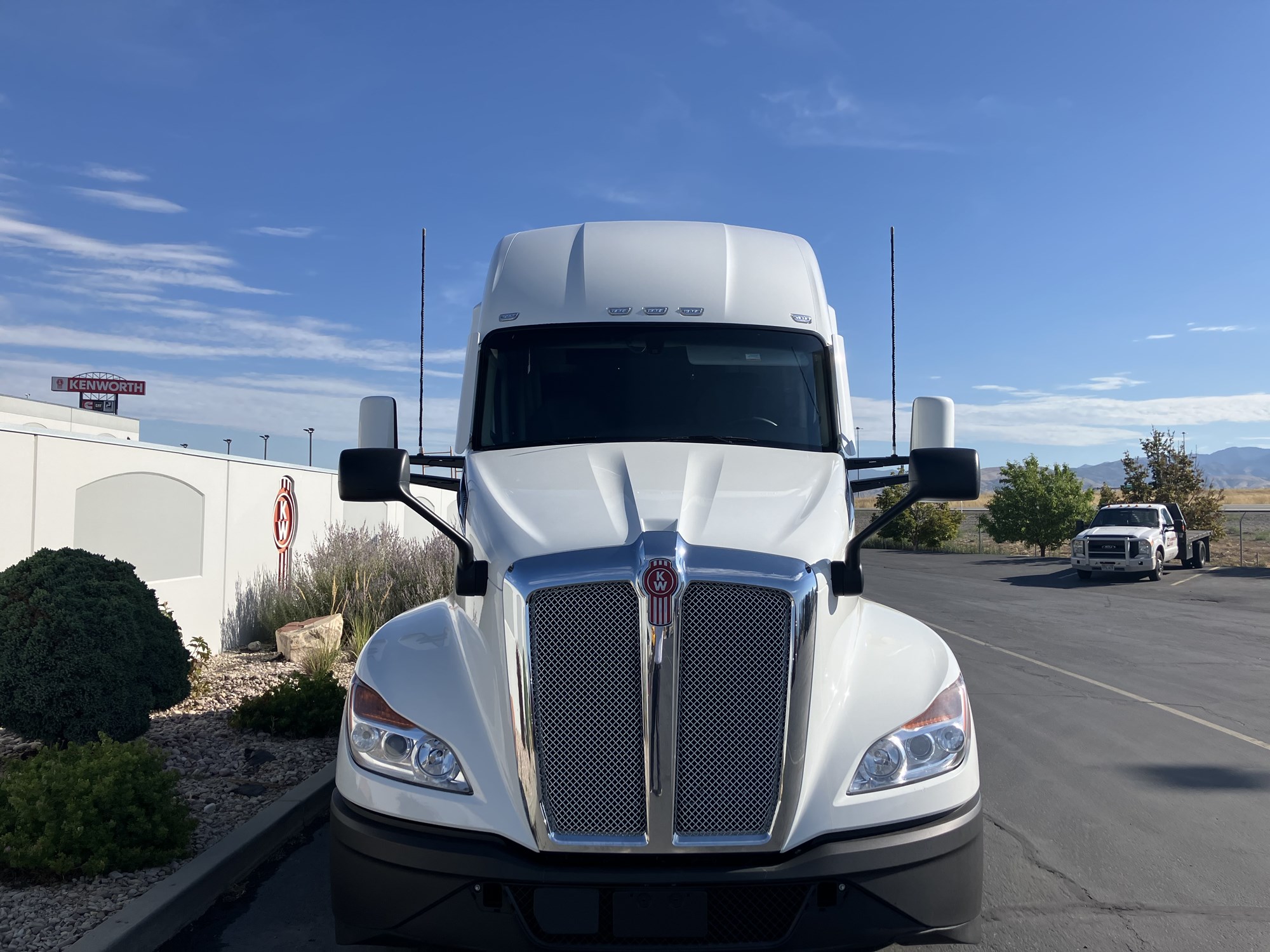 2023 Kenworth T680 Next Gen 2023 Kenworth T680 Next Gen - image 3 of 6