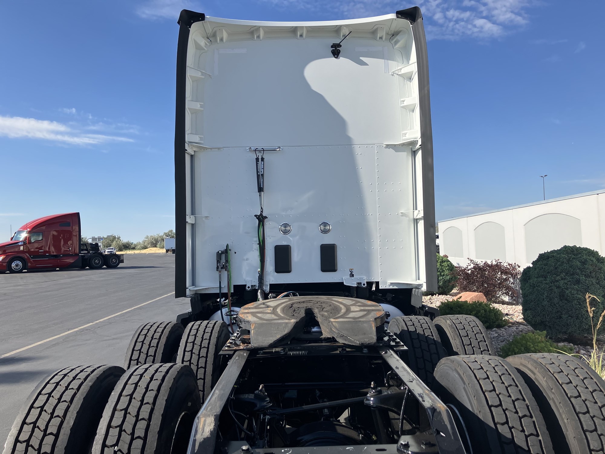 2023 Kenworth T680 Next Gen 2023 Kenworth T680 Next Gen - image 5 of 6