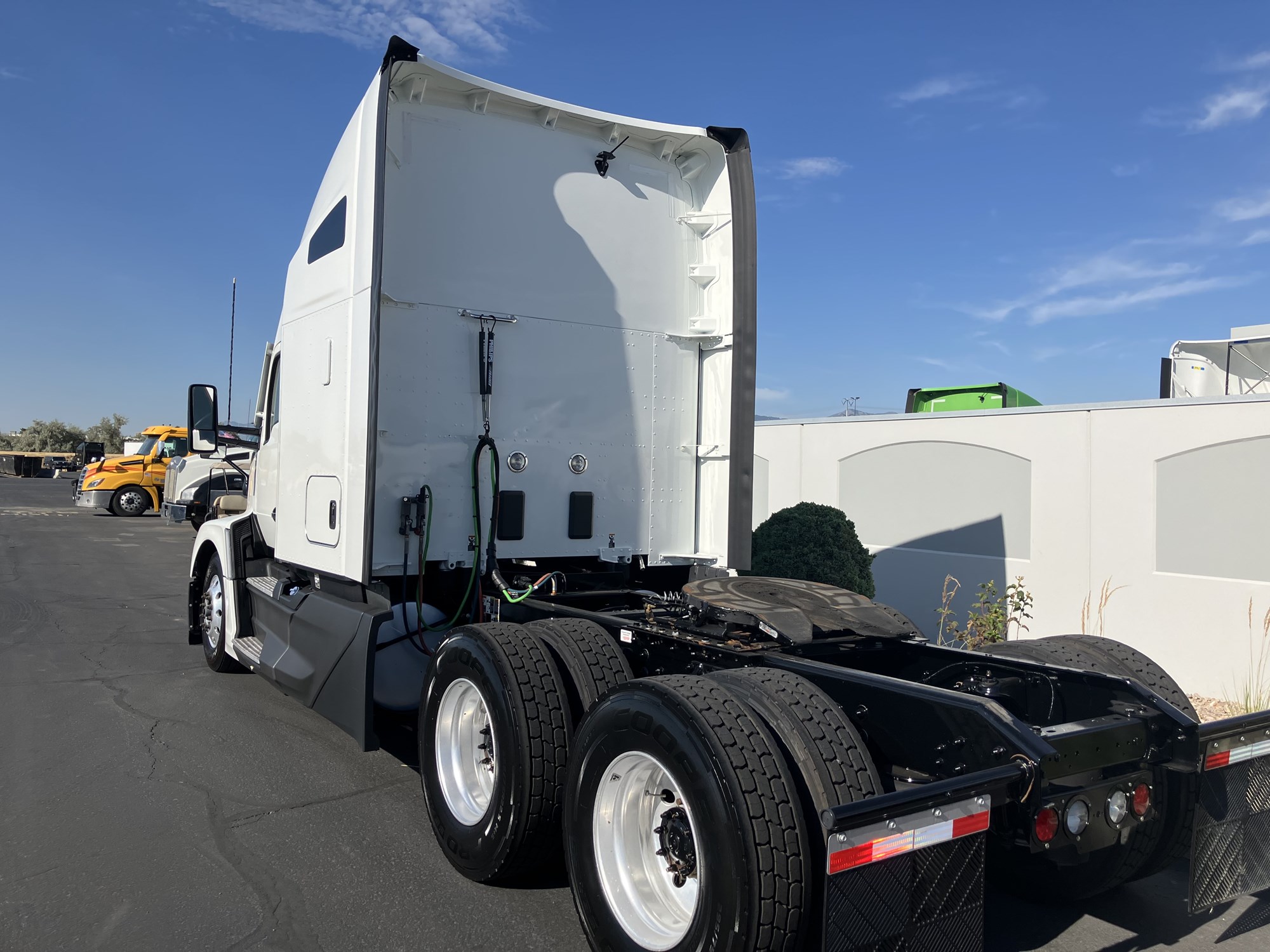 2023 Kenworth T680 Next Gen 2023 Kenworth T680 Next Gen - image 6 of 6