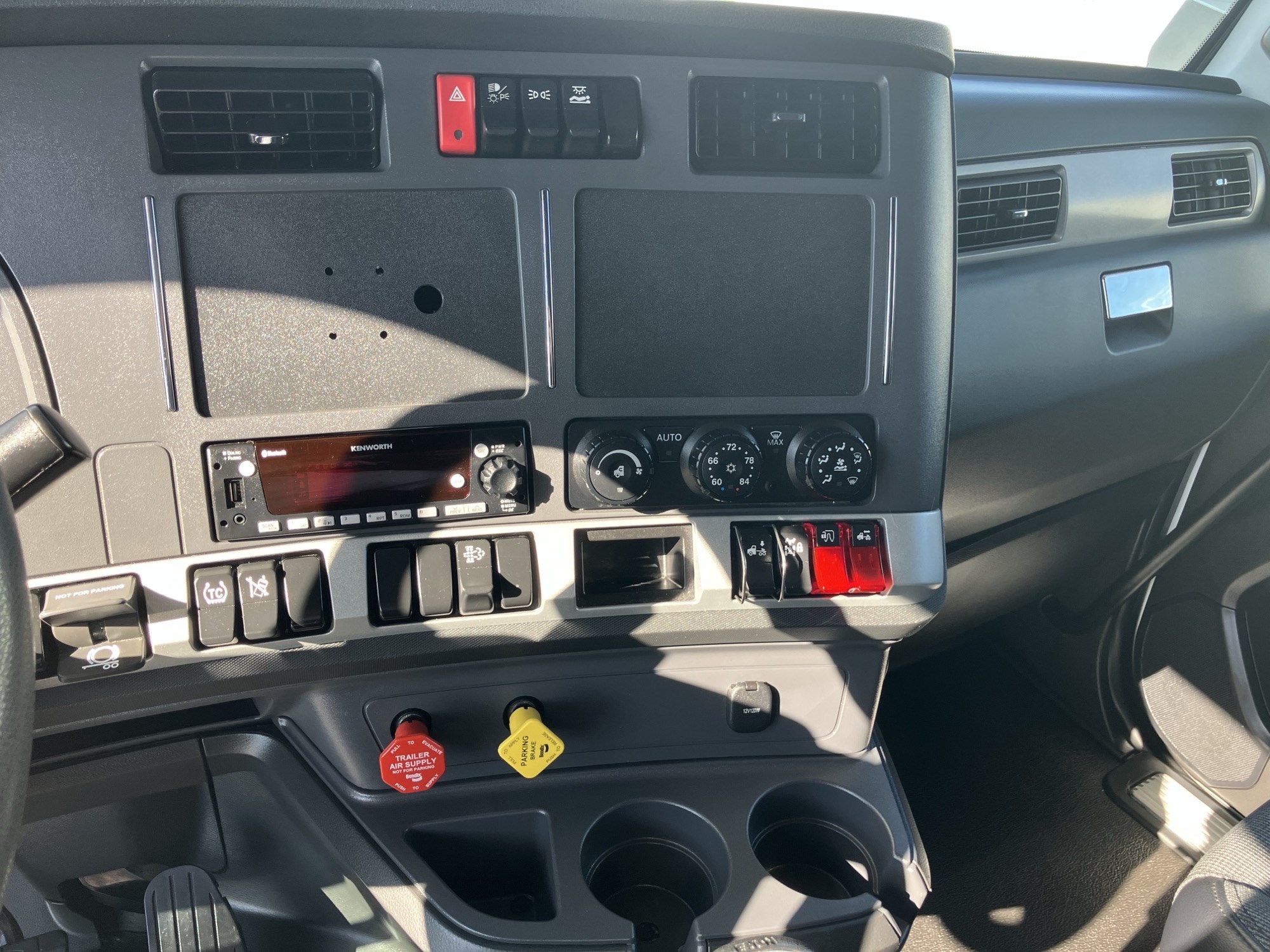 2023 Kenworth T680 Next Gen PJ257736U-11 2023 Kenworth T680 Next Gen PJ257736U-11