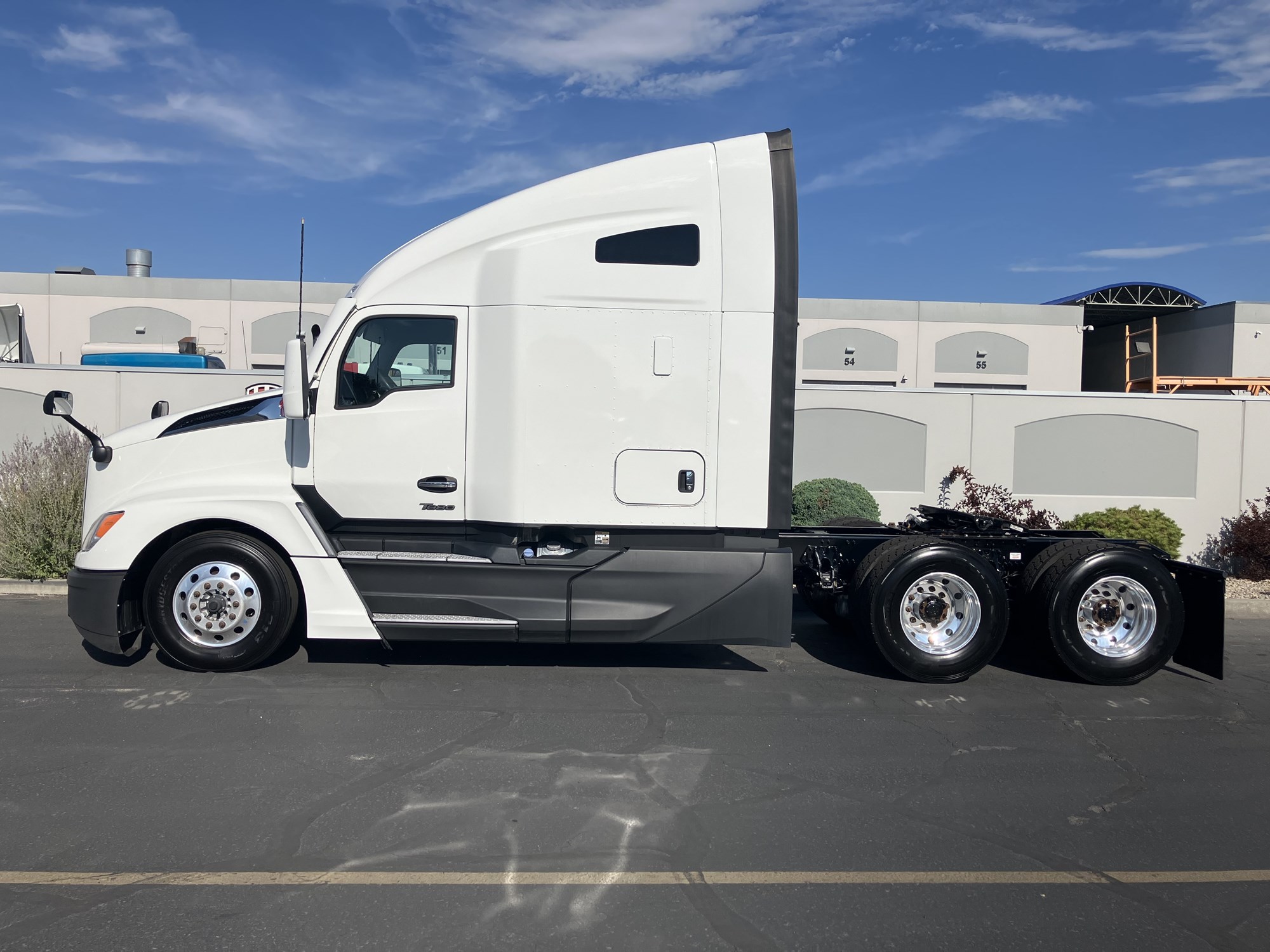 2023 Kenworth T680 Next Gen 2023 Kenworth T680 Next Gen - image 1 of 6