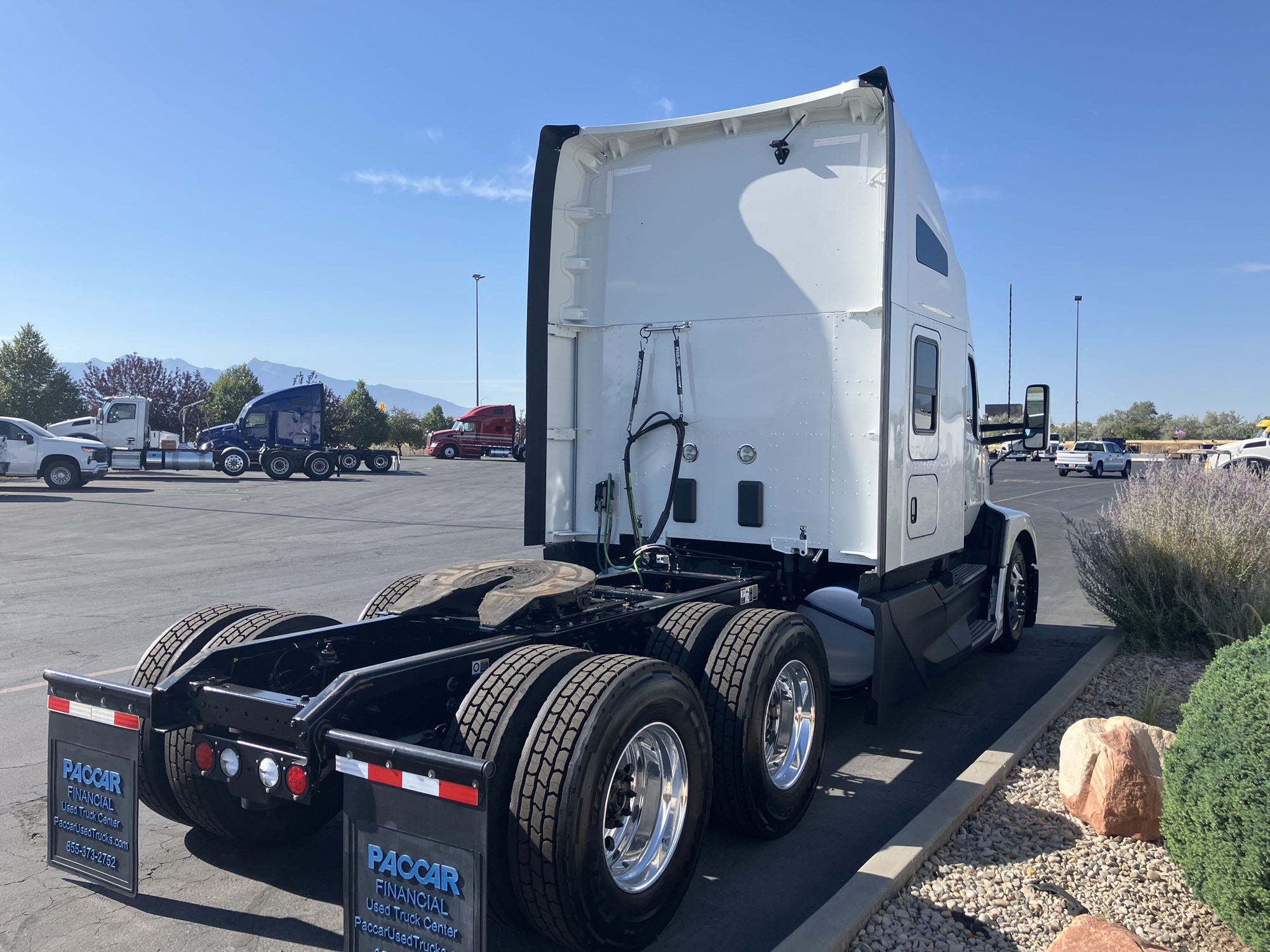 2023 Kenworth T680 Next Gen 2023 Kenworth T680 Next Gen - image 4 of 6