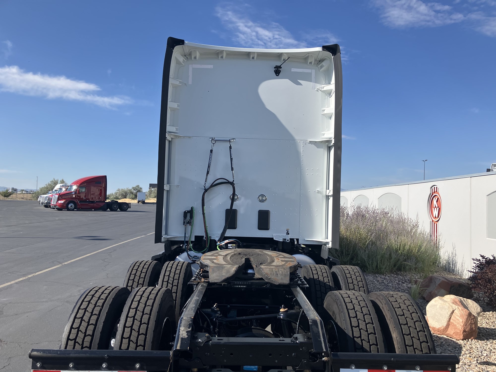 2023 Kenworth T680 Next Gen 2023 Kenworth T680 Next Gen - image 5 of 6