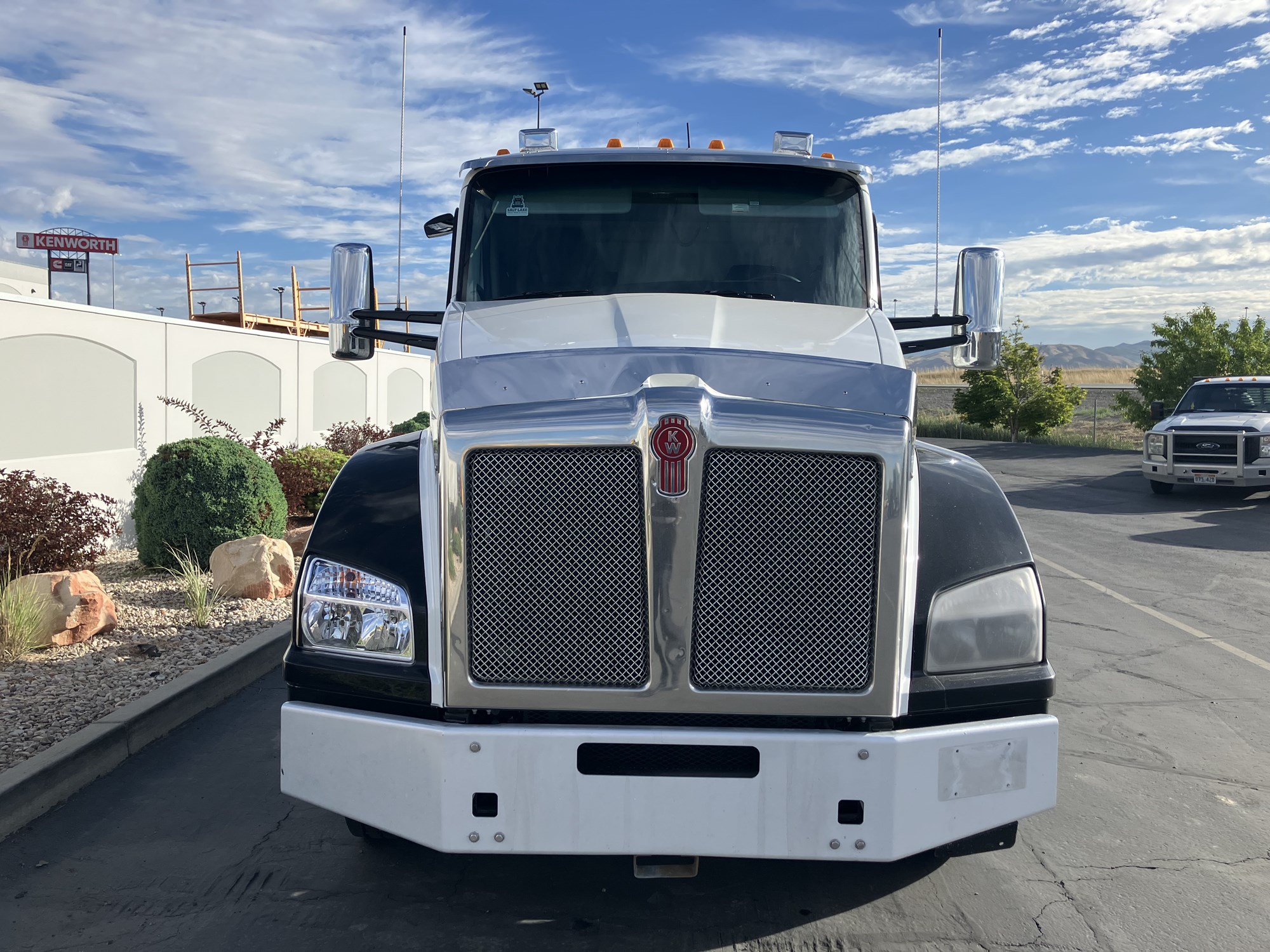 2024 Kenworth T880 2024 Kenworth T880 - image 3 of 6