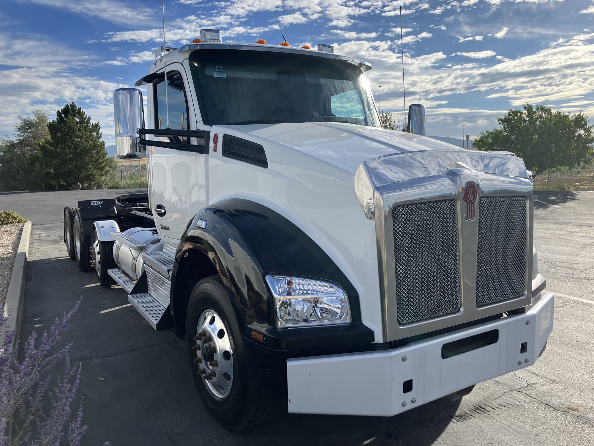 2024 Kenworth T880 2024 Kenworth T880 - image 4 of 6