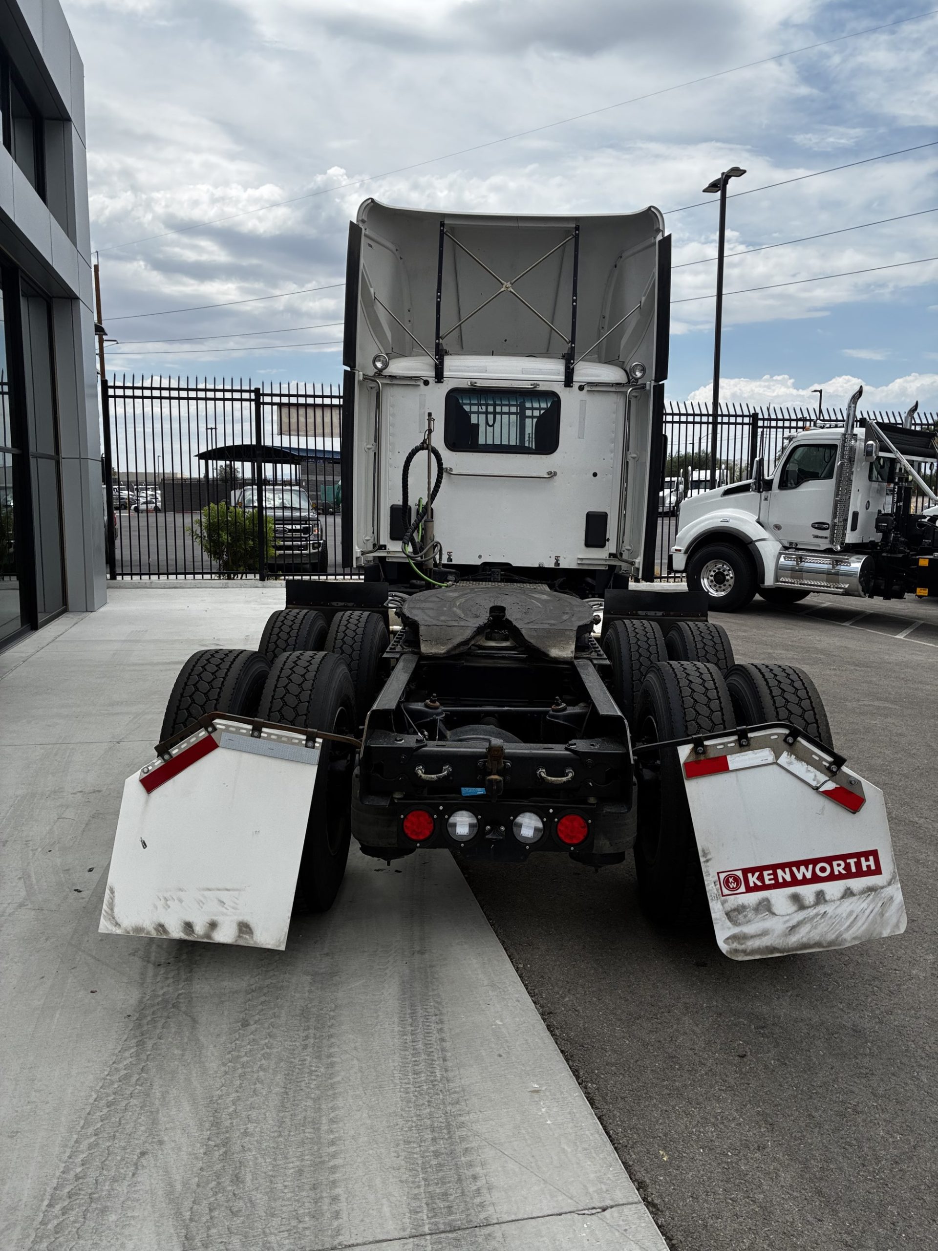 2024 Kenworth T680 Next Gen RJ358882U-08 2024 Kenworth T680 Next Gen RJ358882U-08