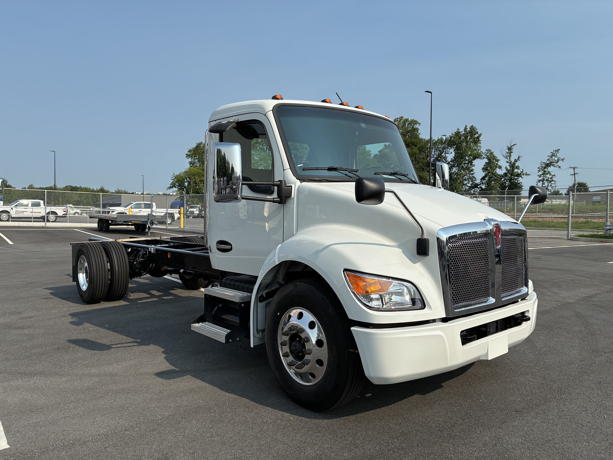 2025 Kenworth T280 2025 Kenworth T280 - image 3 of 6
