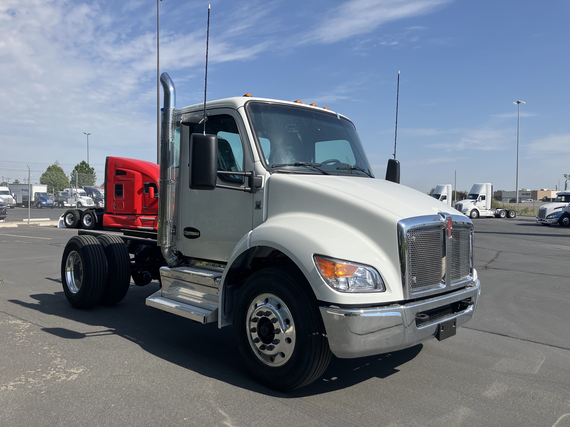 2026 Kenworth T280 2026 Kenworth T280 - image 3 of 6