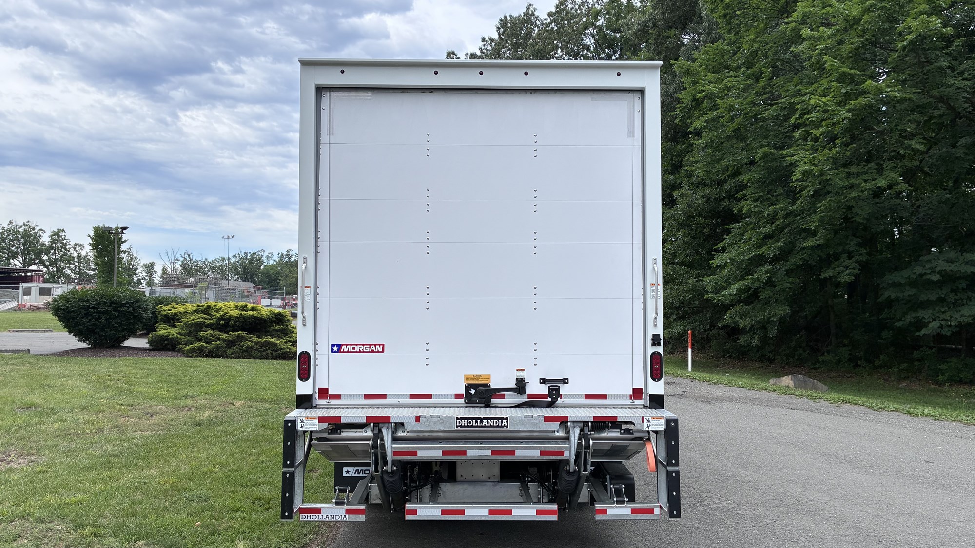 2026 Isuzu NPRGASHD 1F3 - image 4 of 6