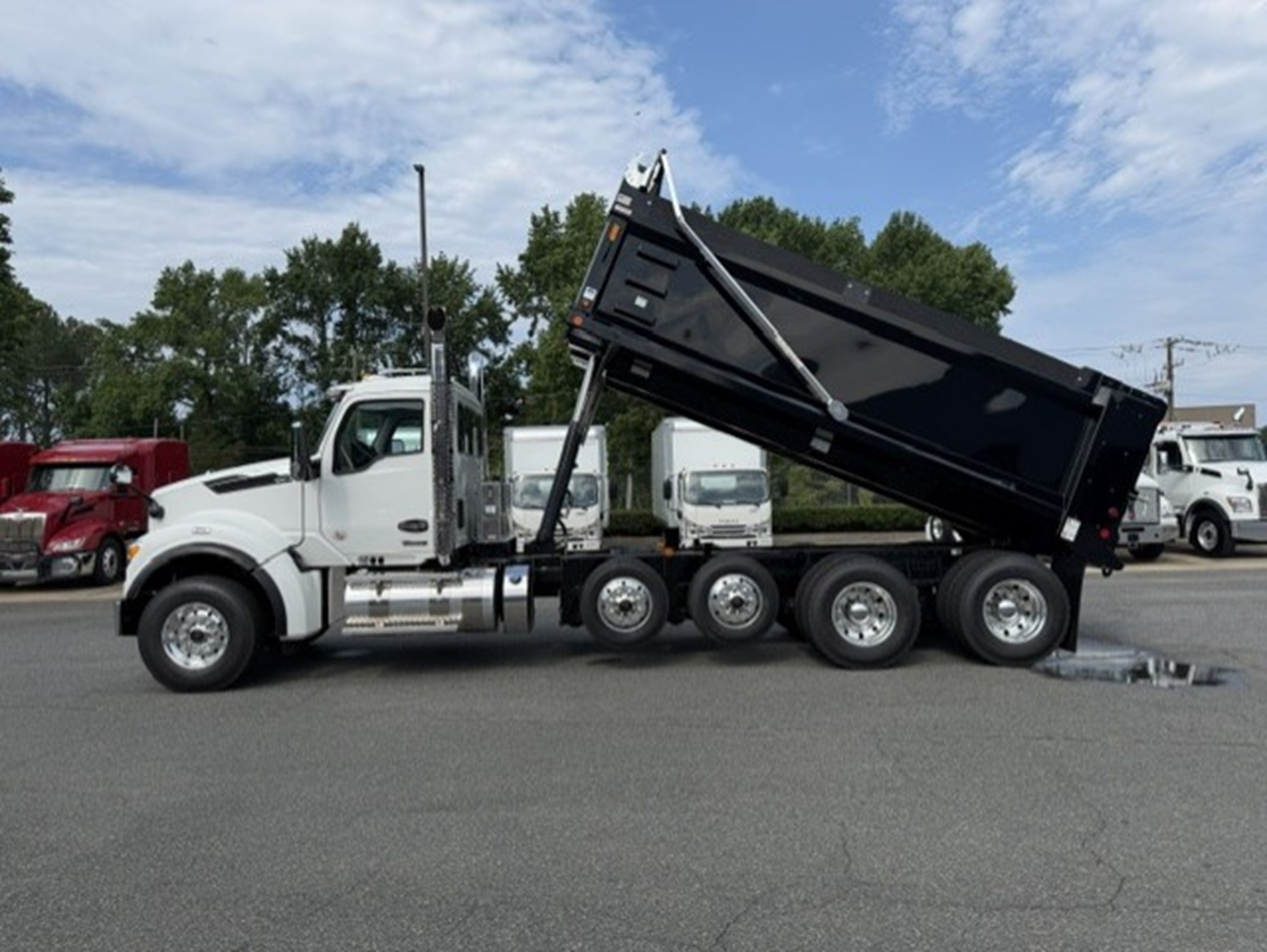 2027 Kenworth T880 2027 Kenworth T880 - image 2 of 6