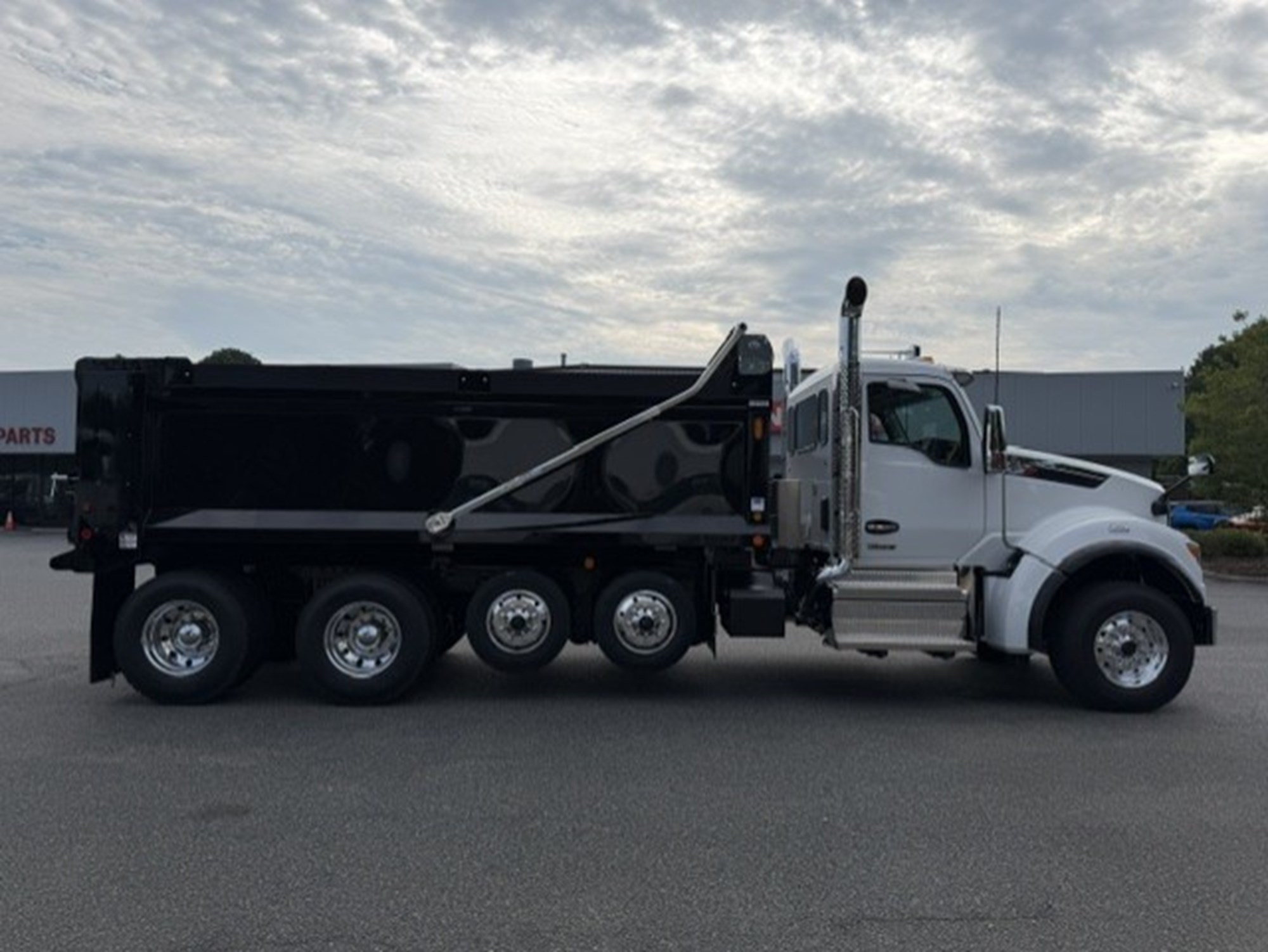 2027 Kenworth T880 2027 Kenworth T880 - image 6 of 6