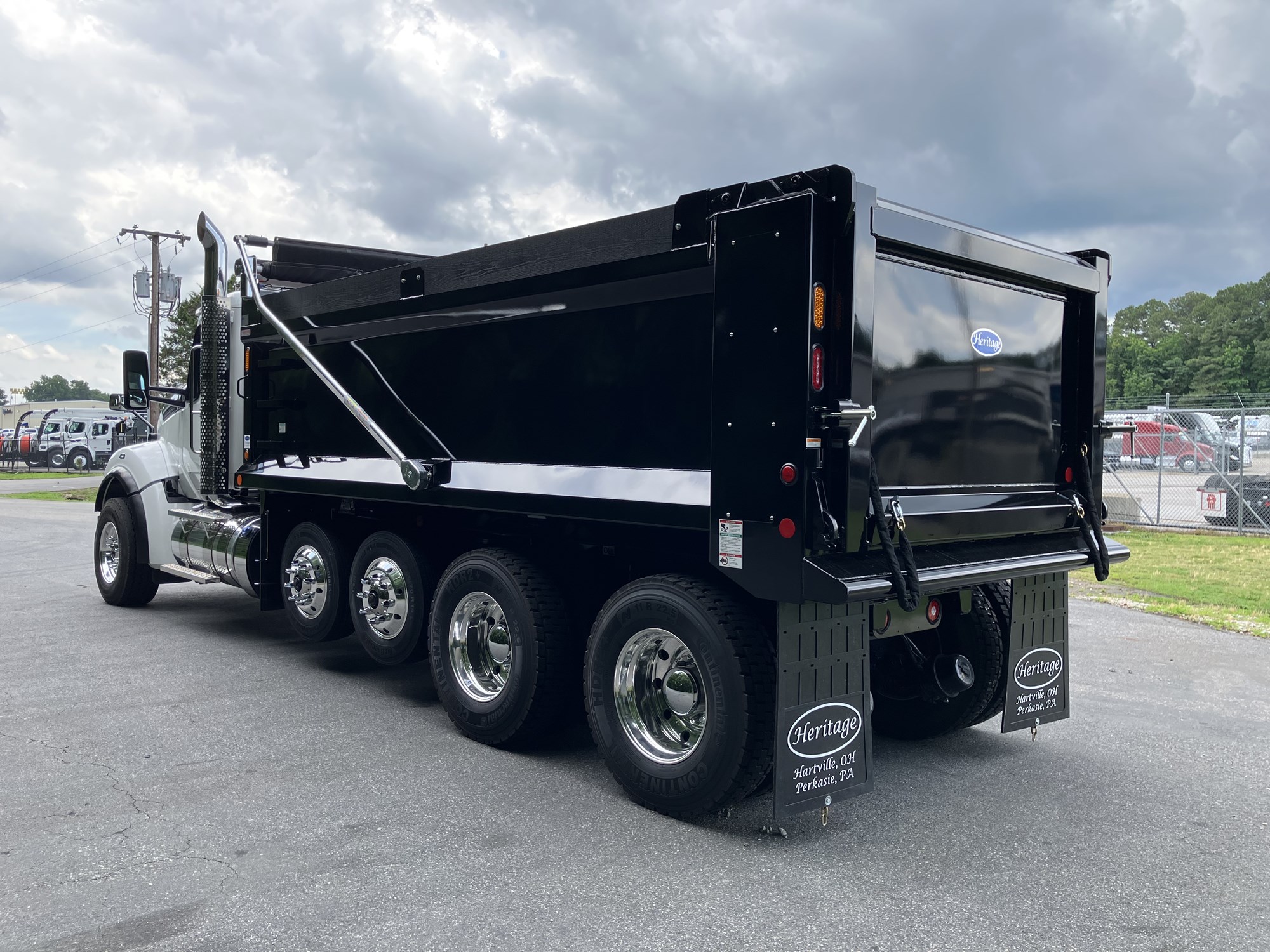 2027 Kenworth T880 VJ247232-14 2027 Kenworth T880 VJ247232-14