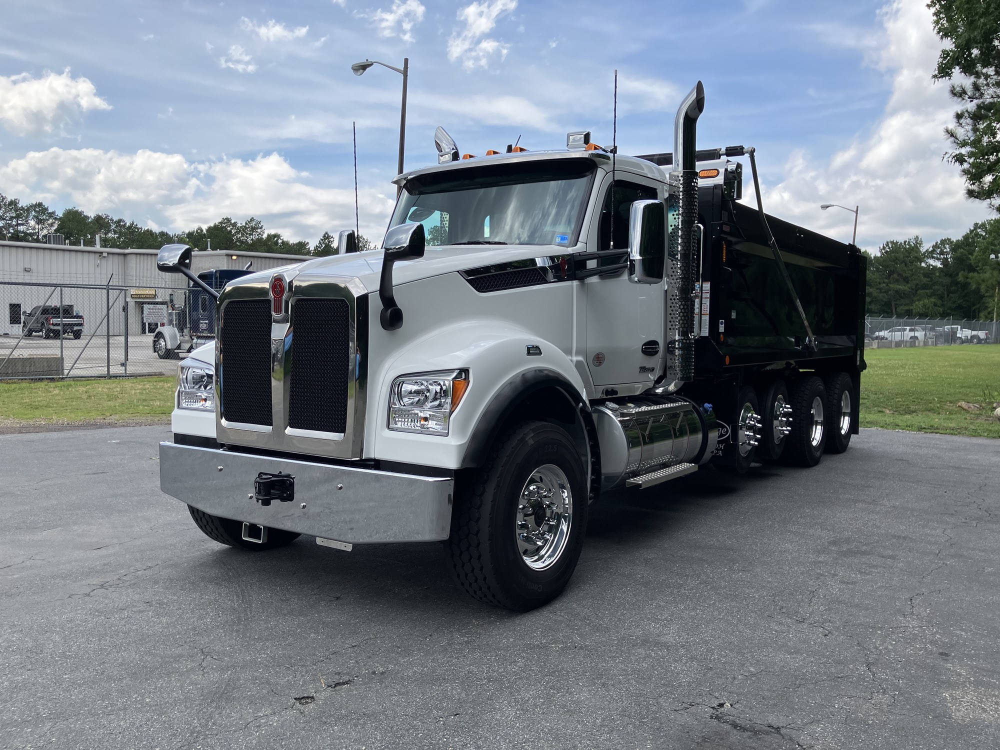 2027 Kenworth T880 VJ247232-16 2027 Kenworth T880 VJ247232-16