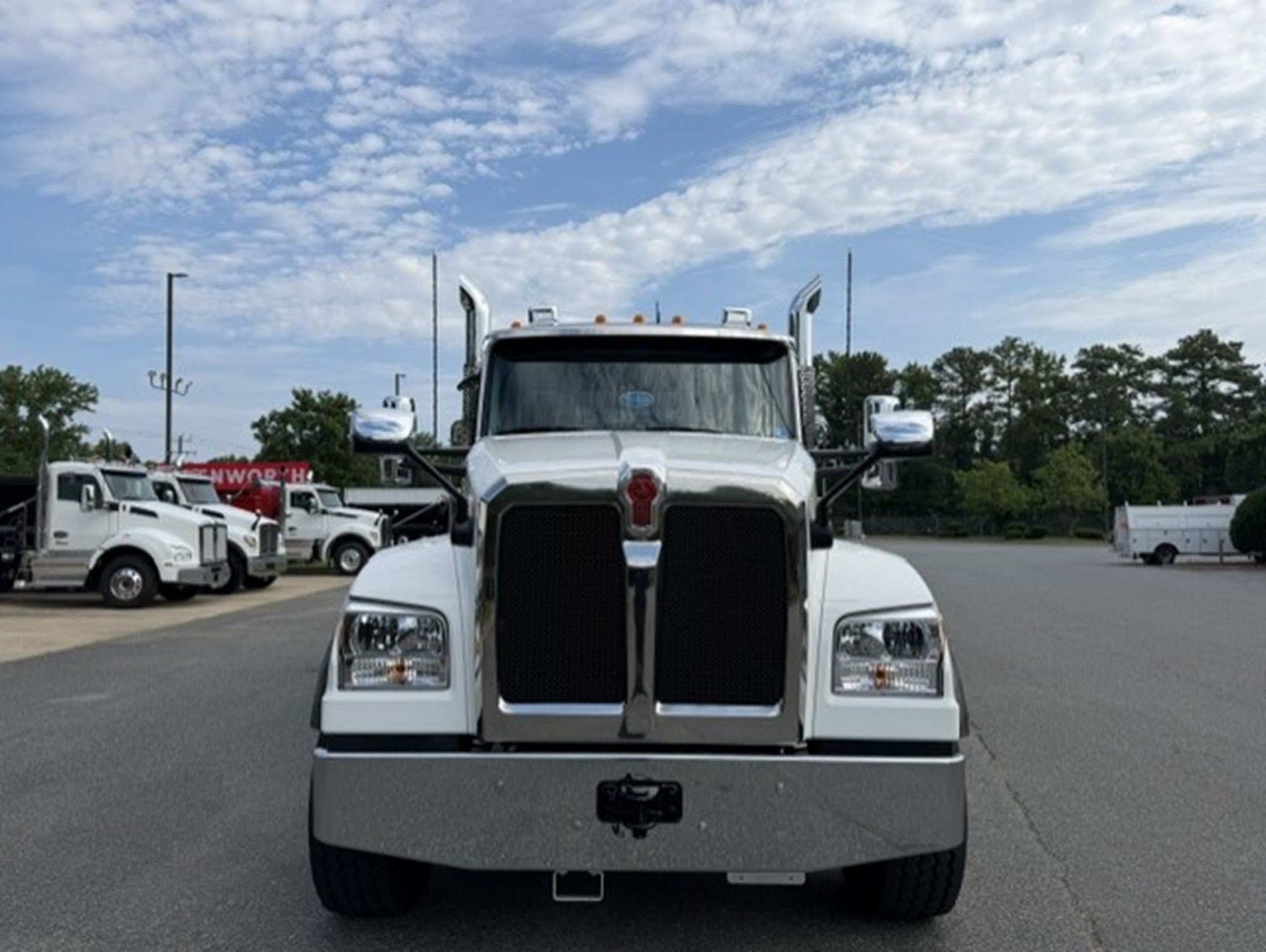 2027 Kenworth T880 VJ247232-33 2027 Kenworth T880 VJ247232-33
