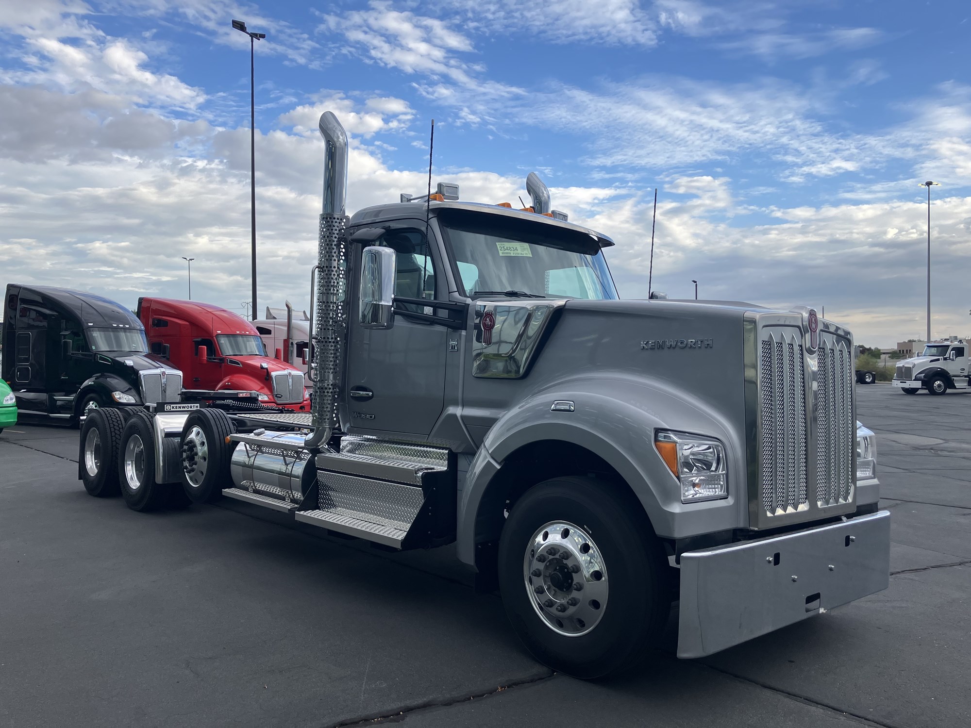 2027 Kenworth W990 2027 Kenworth W990 - image 3 of 6