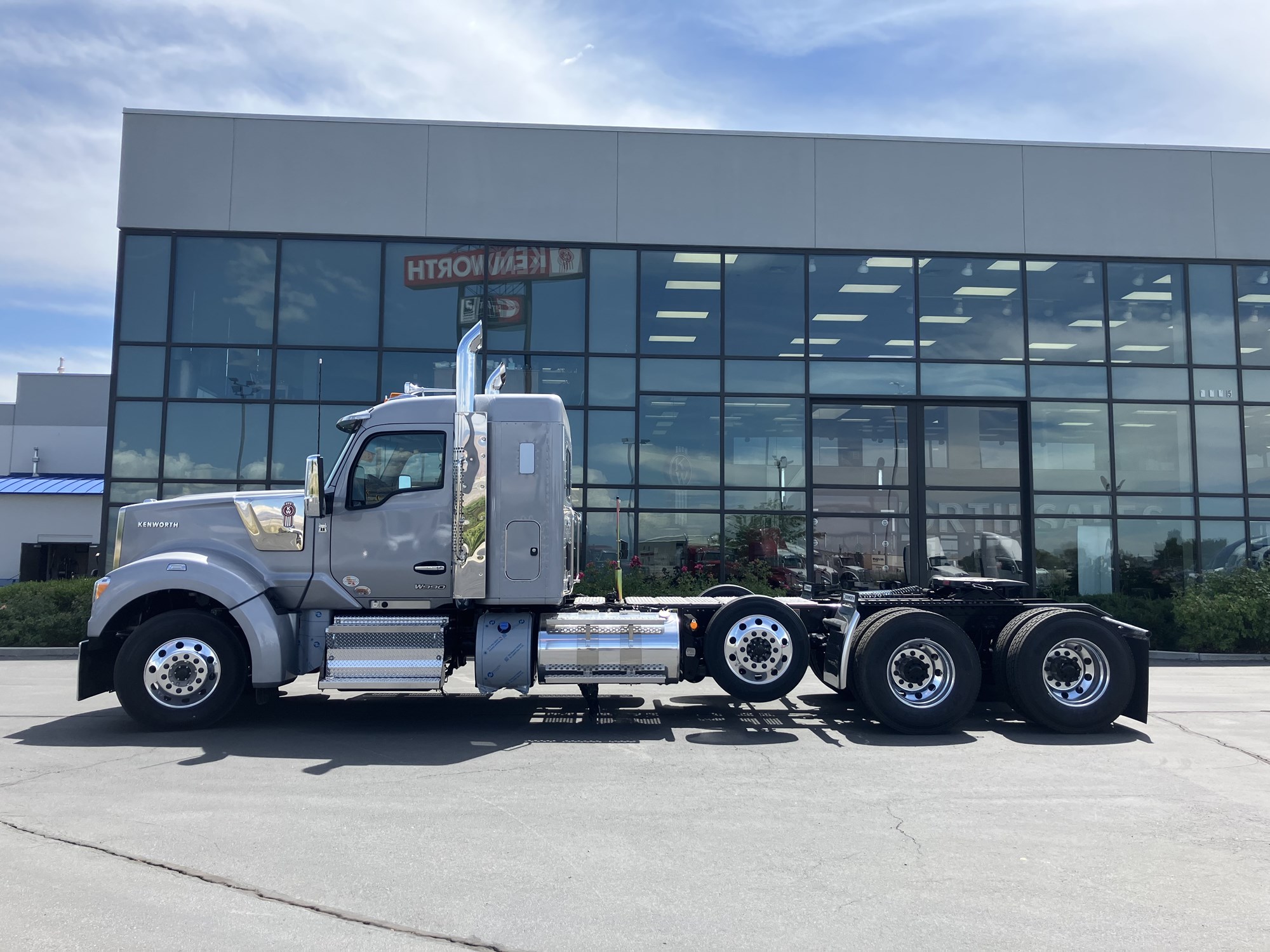 2027 Kenworth W990 2027 Kenworth W990 - image 5 of 6