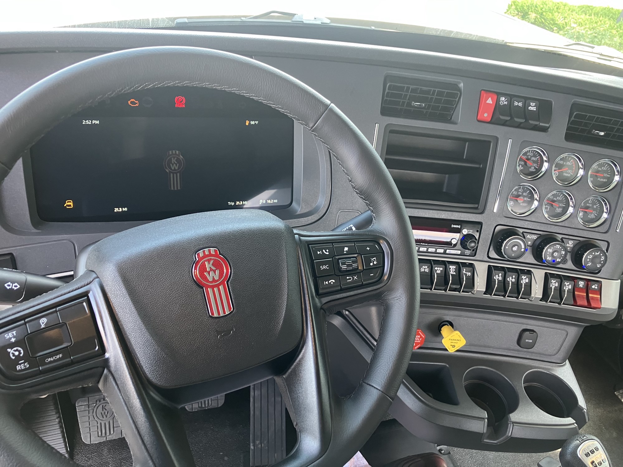 2027 Kenworth W990 2027 Kenworth W990 - image 6 of 6