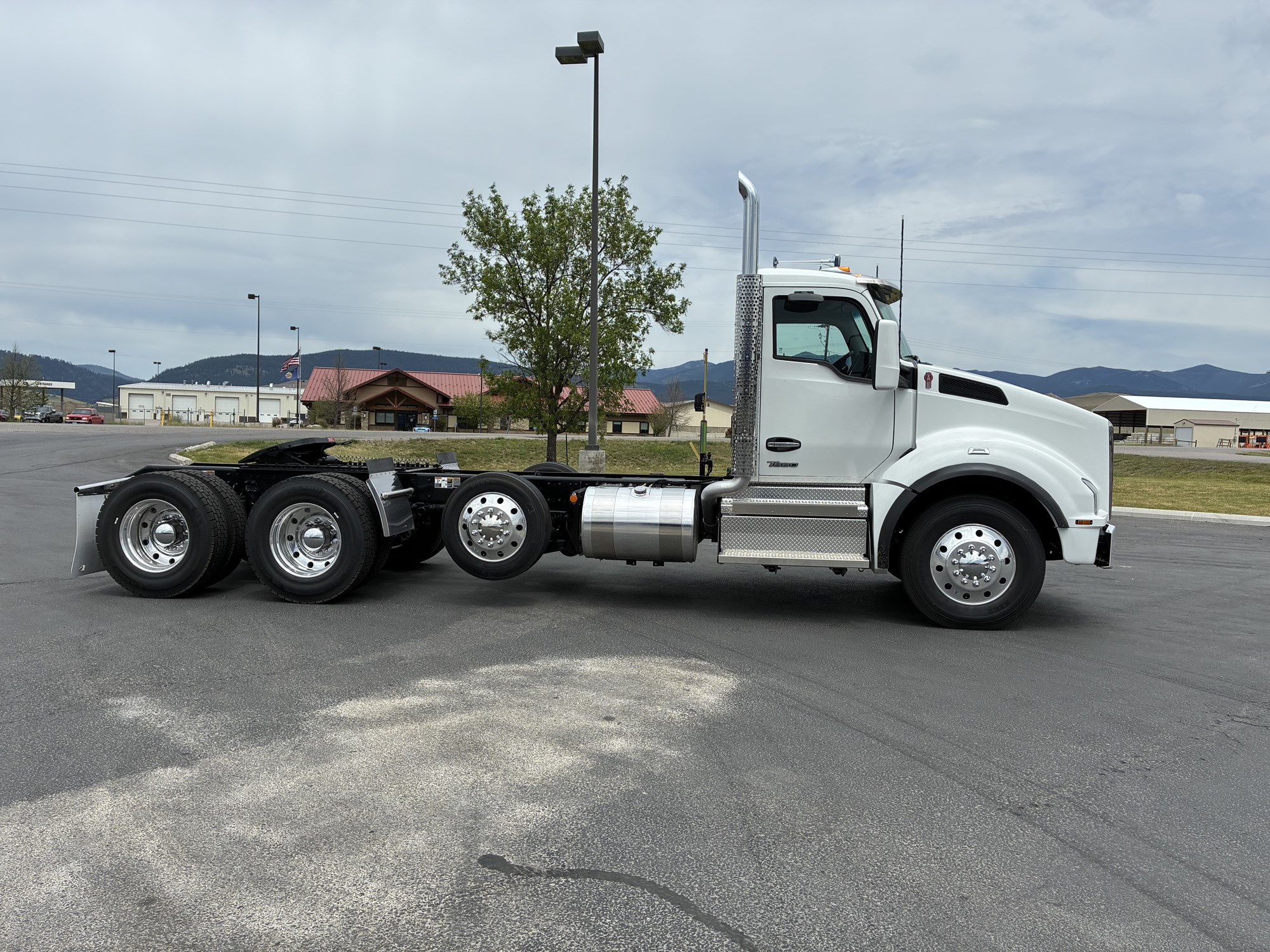 2027 Kenworth T880 2027 Kenworth T880 - image 3 of 6