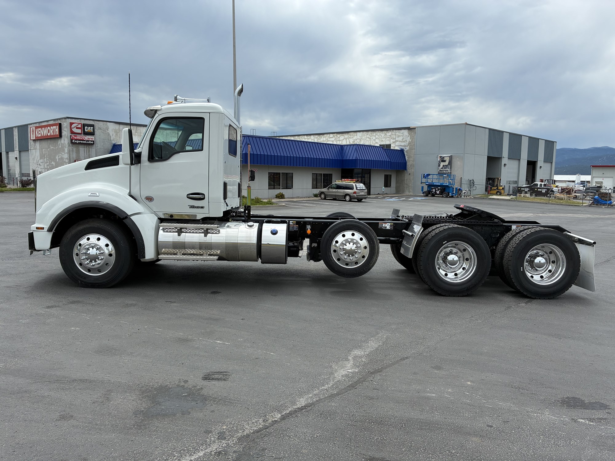 2027 Kenworth T880 2027 Kenworth T880 - image 5 of 6